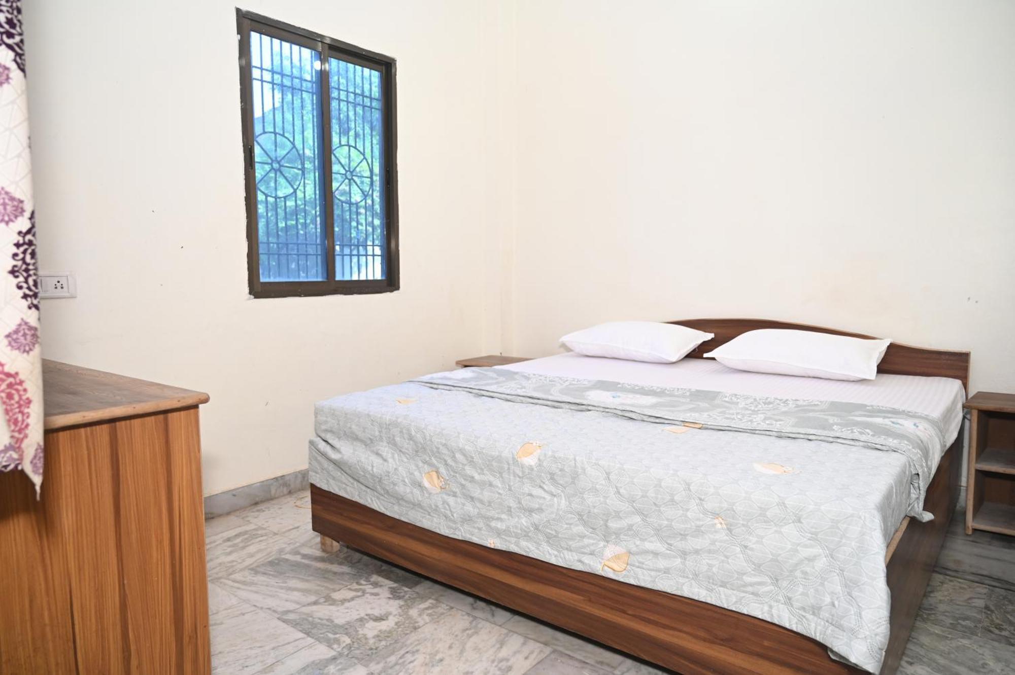 Hotel Mahamaya Paying Varanasi