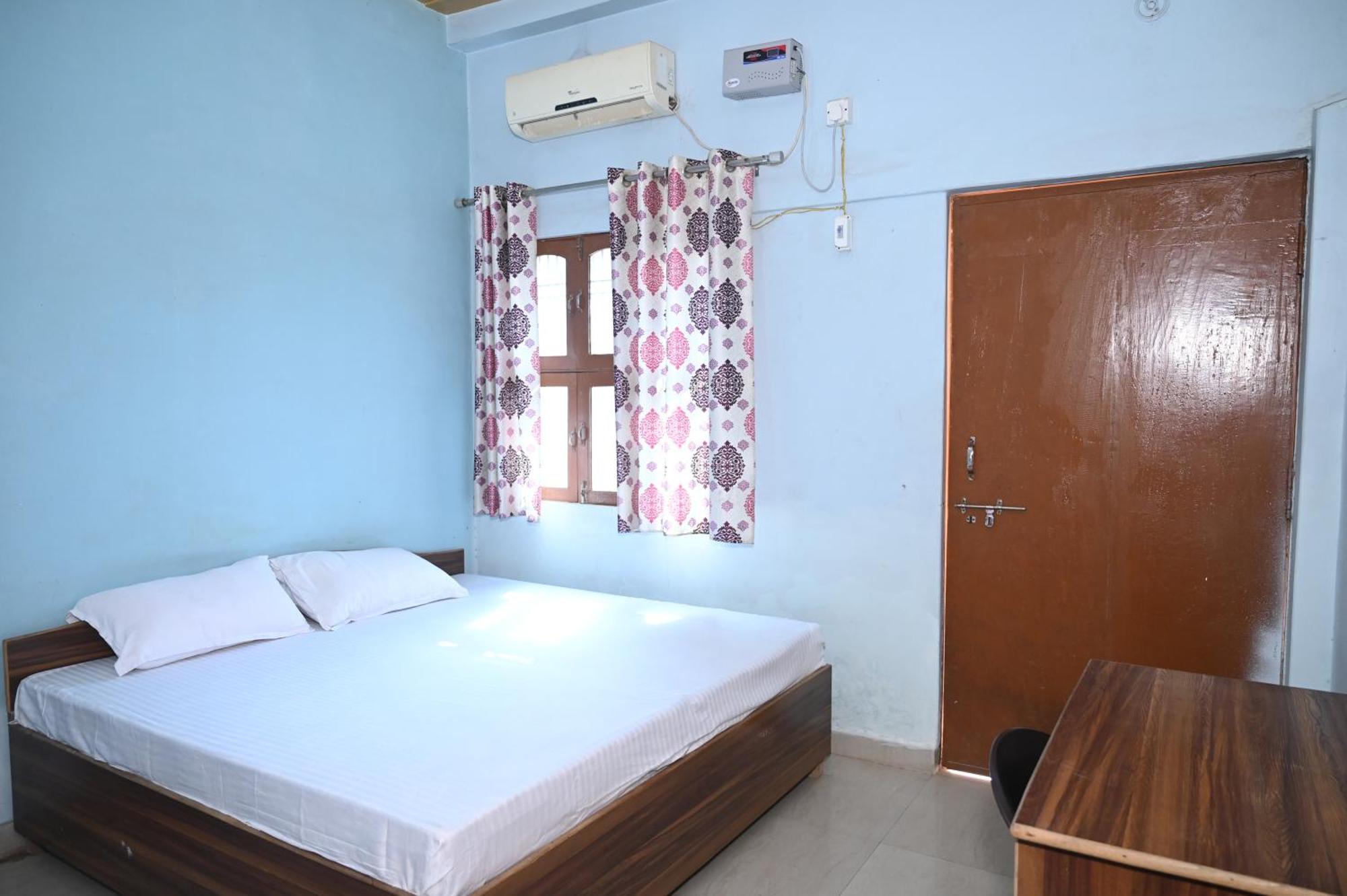 Mahamaya Paying Hotel Varanasi