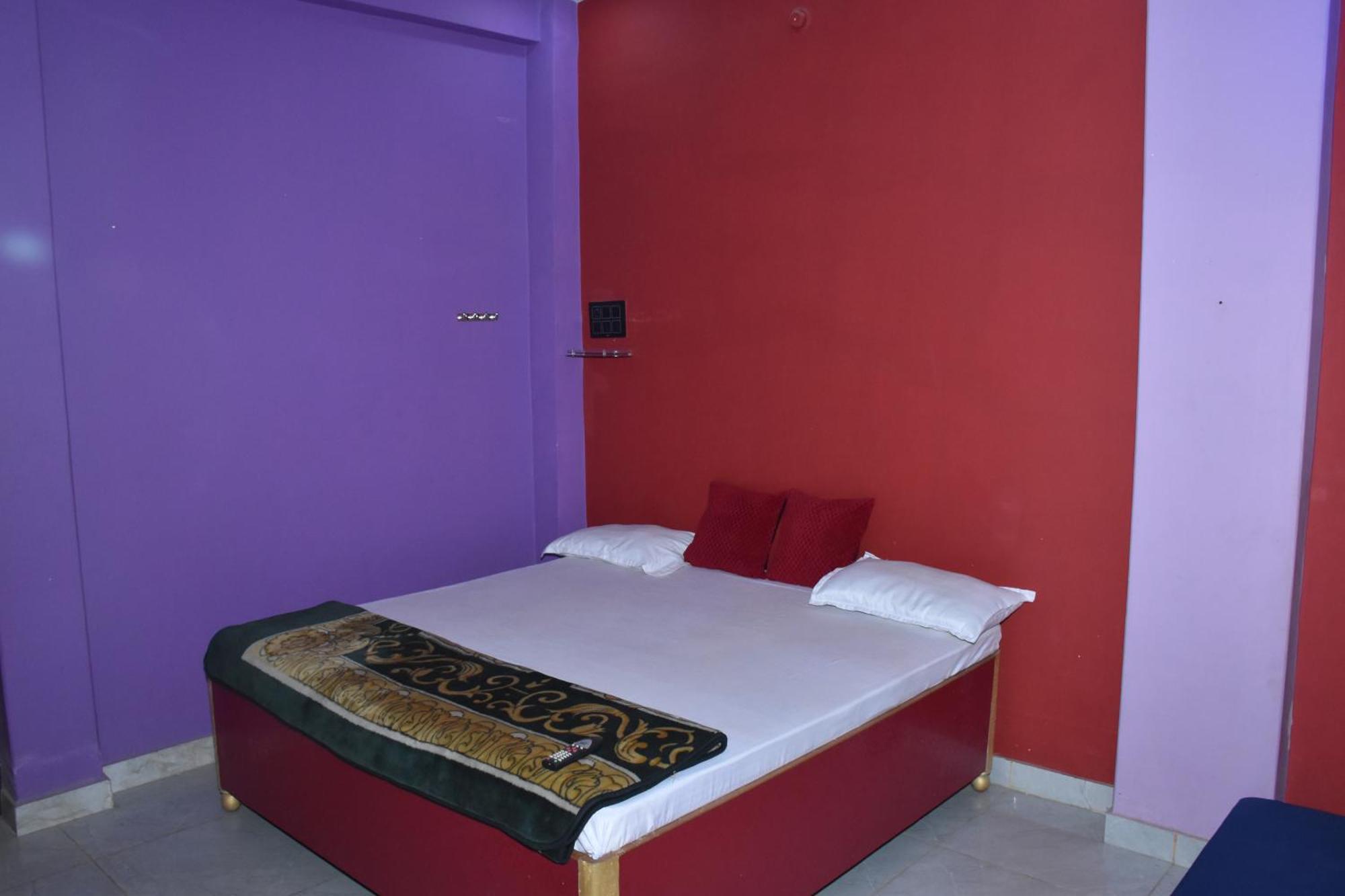 Guest house Veda's Grand P.g Varanasi