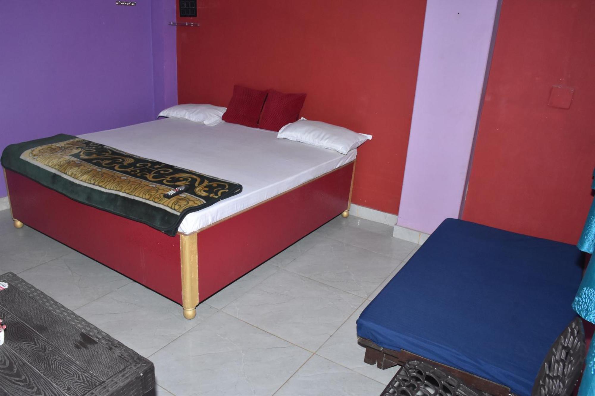 Guest house Veda's Grand P.g Varanasi