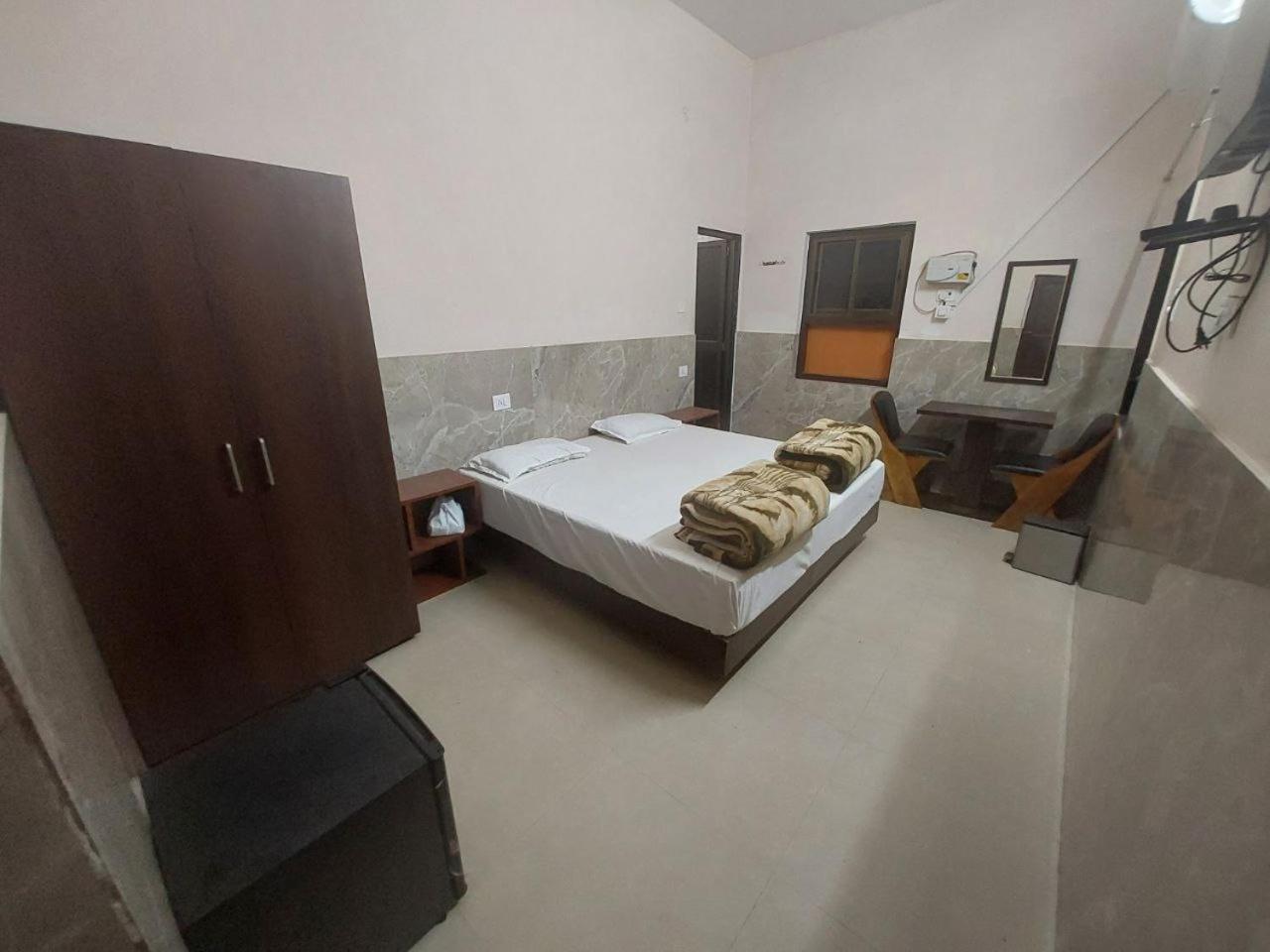 Hotel Trisolaris