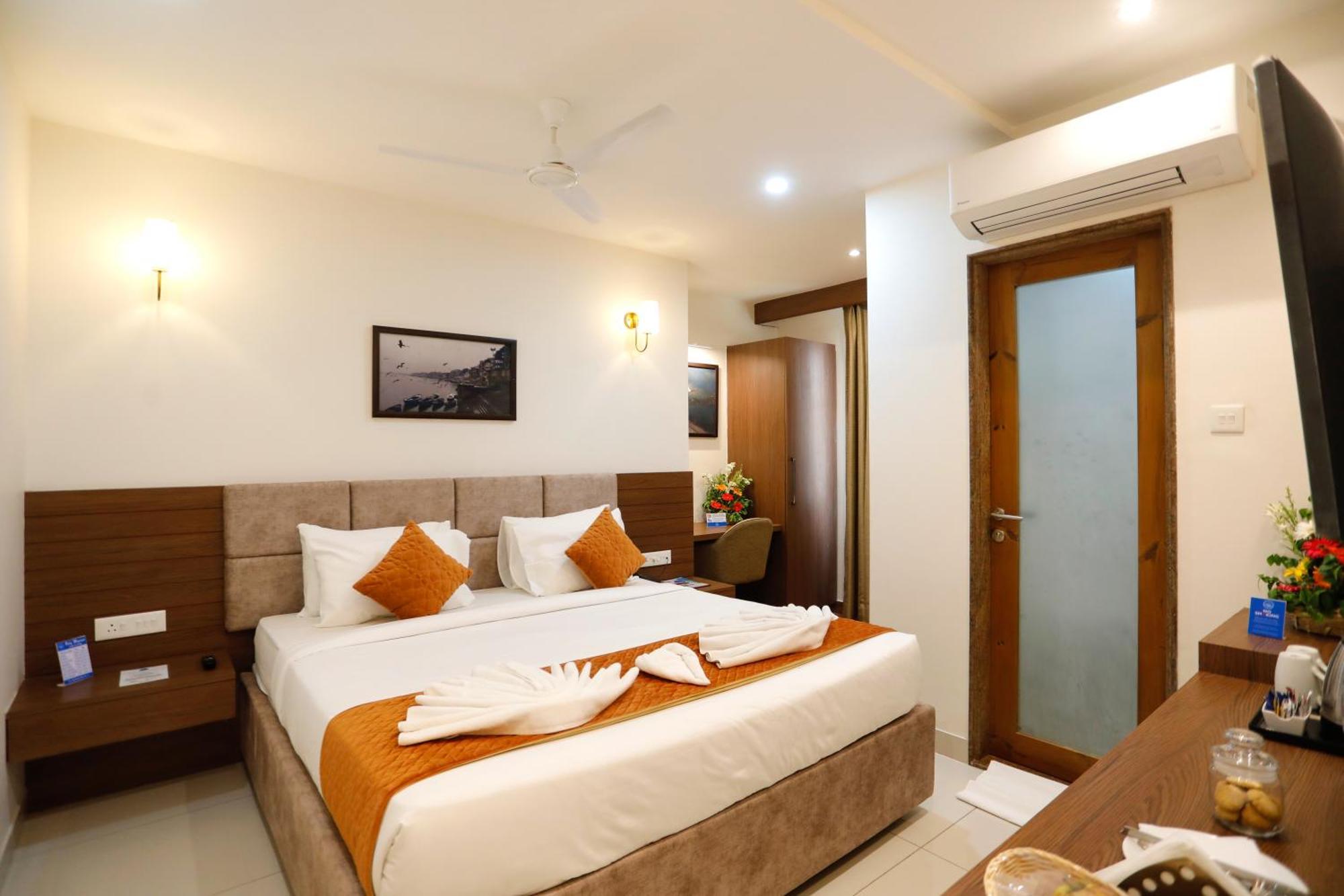 Dolphin International 3*