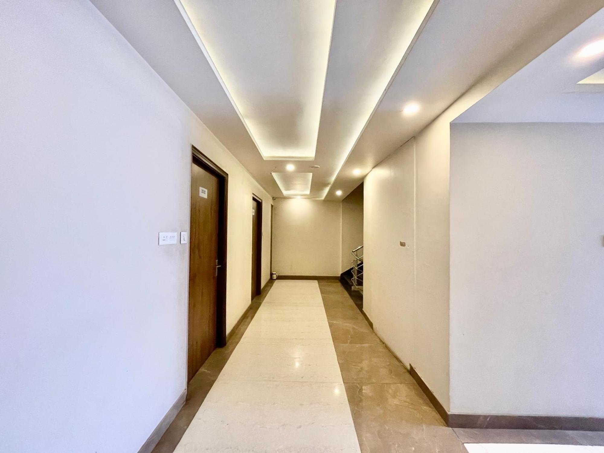 Rudraksh ! !fully-air-conditioned At Prime Location With Parking Availability, Near Kashi Vishwanath Temple, And Ganga Ghat 2 Varanasi