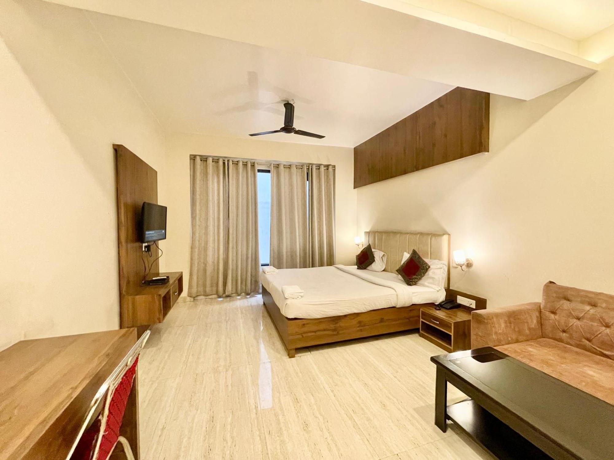 Rudraksh ! !fully-air-conditioned At Prime Location With Parking Availability, Near Kashi Vishwanath Temple, And Ganga Ghat 2 4* Varanasi