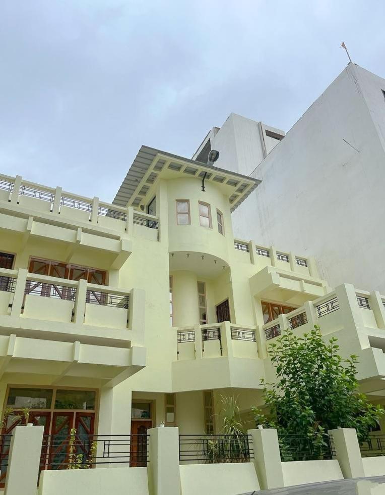 Serene Stays At Varanasi - 5Bhk Luxury Villa *