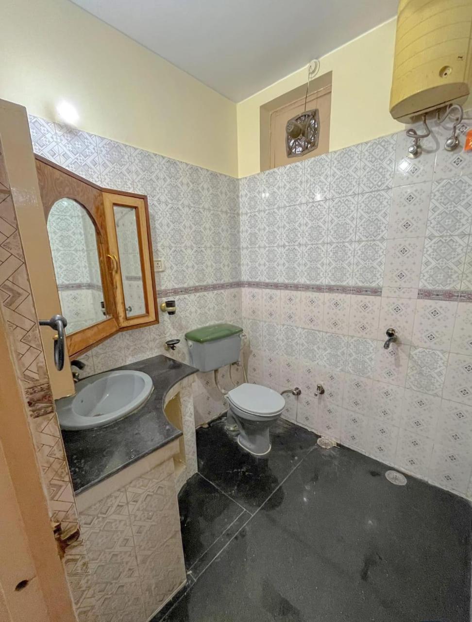 Serene Stays At Varanasi - 5Bhk Luxury Villa Varanasi