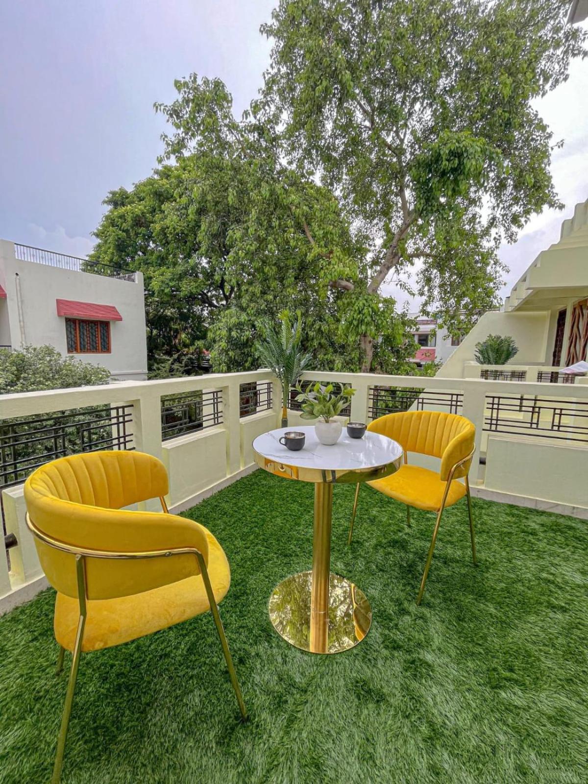 Serene Stays At Varanasi - 5Bhk Luxury Villa Villa