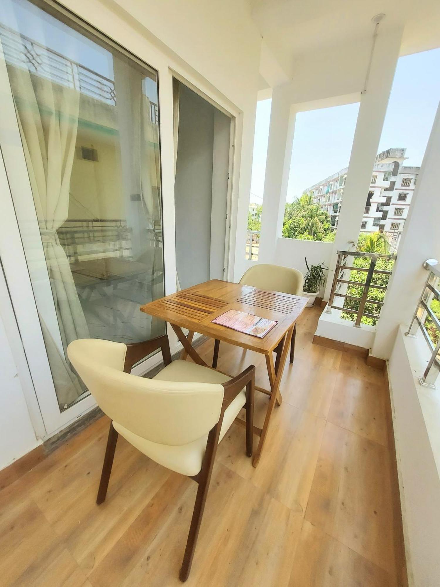 Apartment 1 Bhk Flat At Kanti With Free Breakfast Near Assi Ghat And Temples -201 *