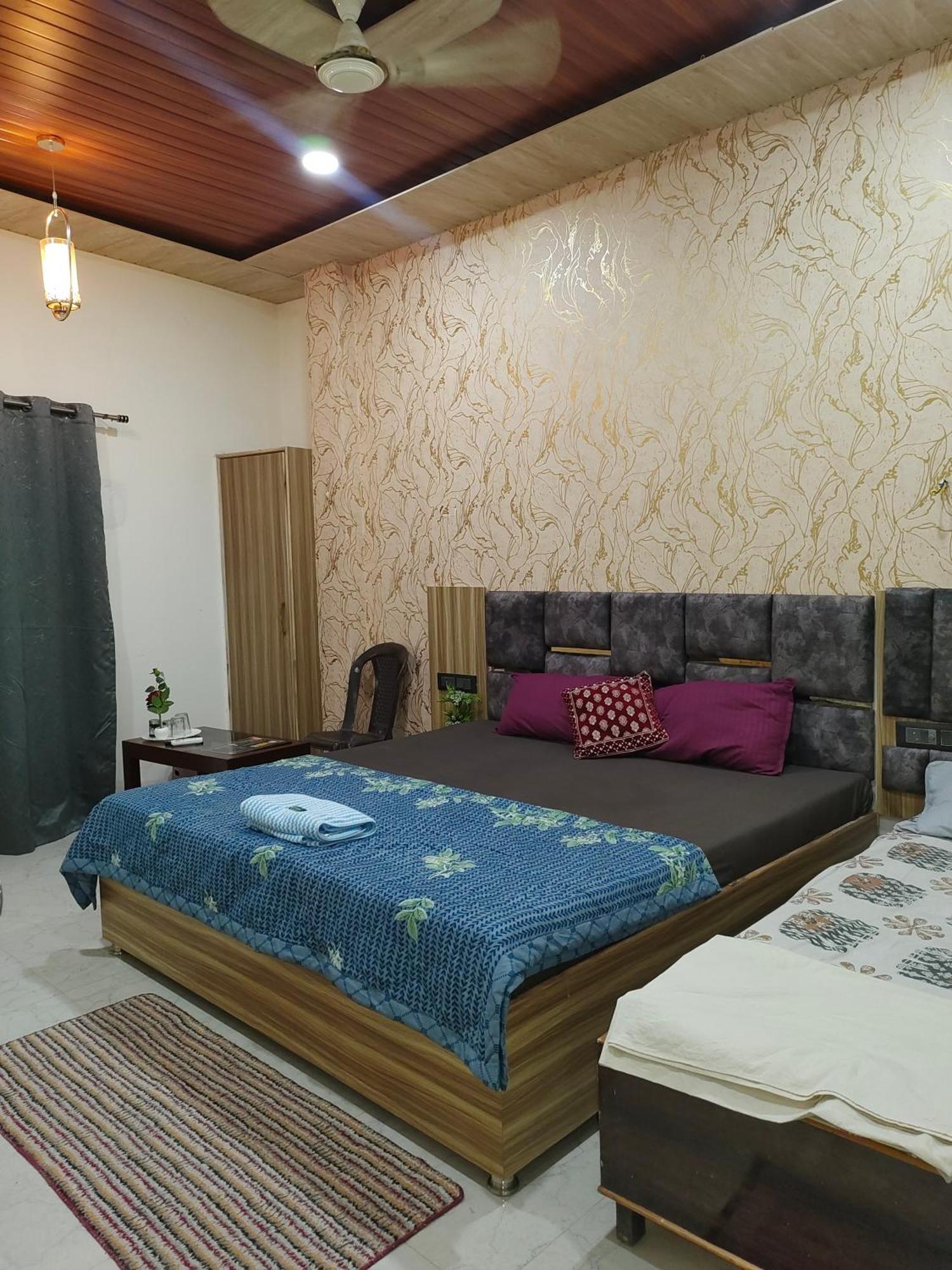 Homestay Banarasiya Close To Banaras Railway Station *