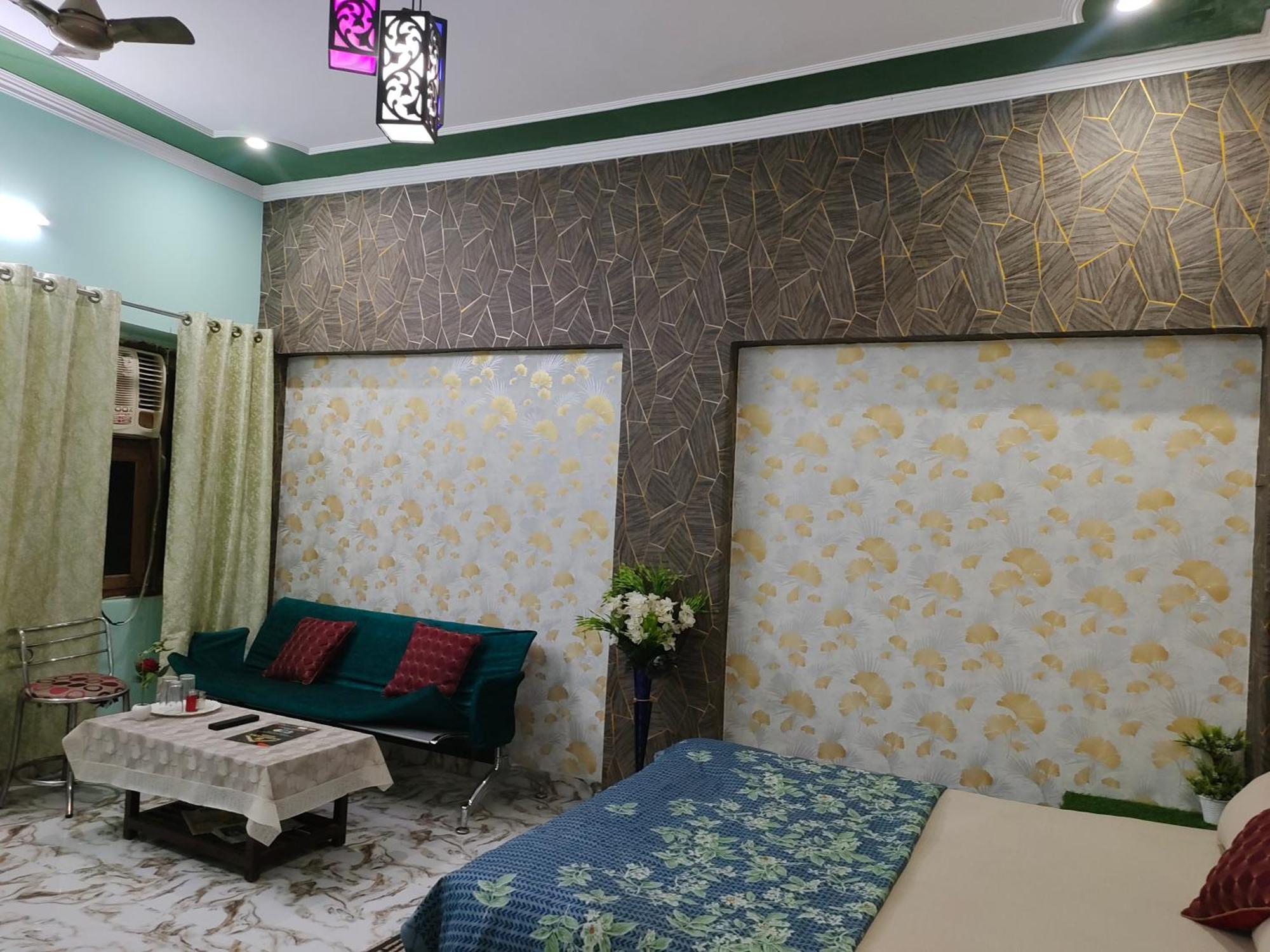 Banarasiya Close To Banaras Railway Station *