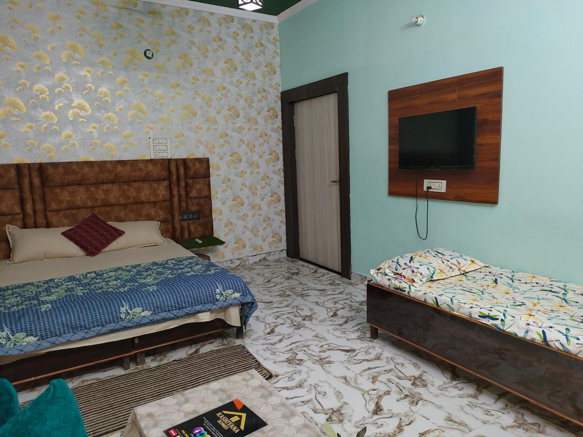 Banarasiya Close To Banaras Railway Station * Varanasi