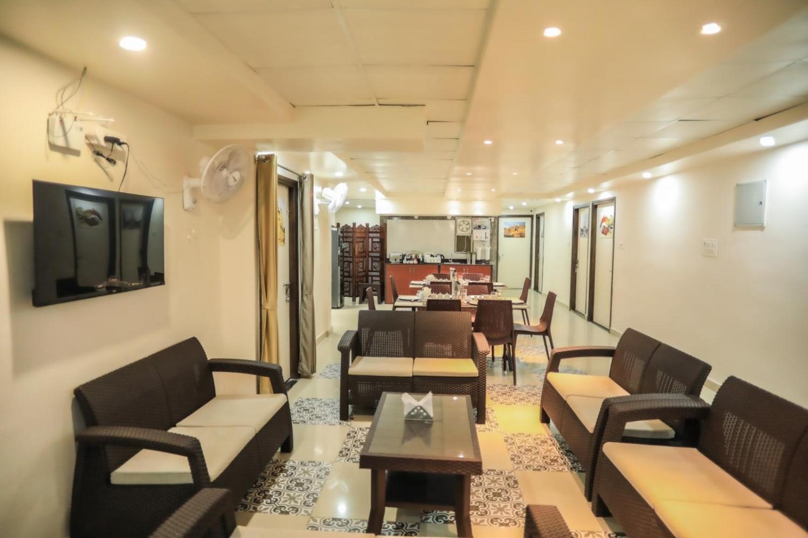 Pretty Garden View 3bhk Furnished Flat Near Kashi Vishwanath Temple Apartment Varanasi