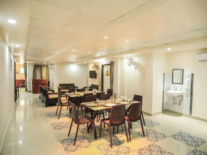 Pretty Garden View 3bhk Furnished Flat Near Kashi Vishwanath Temple Apartment Varanasi