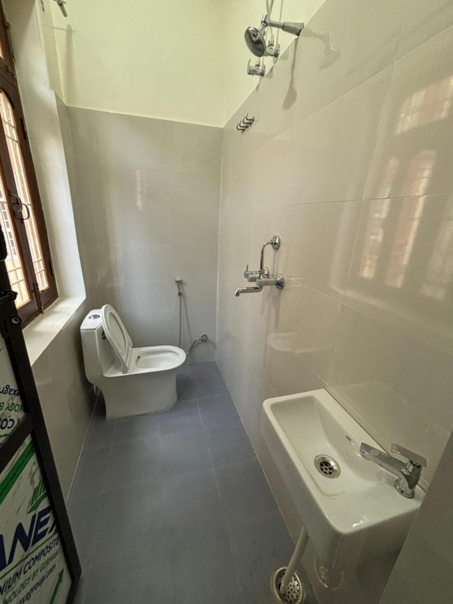 Pipewalas House Homestay *