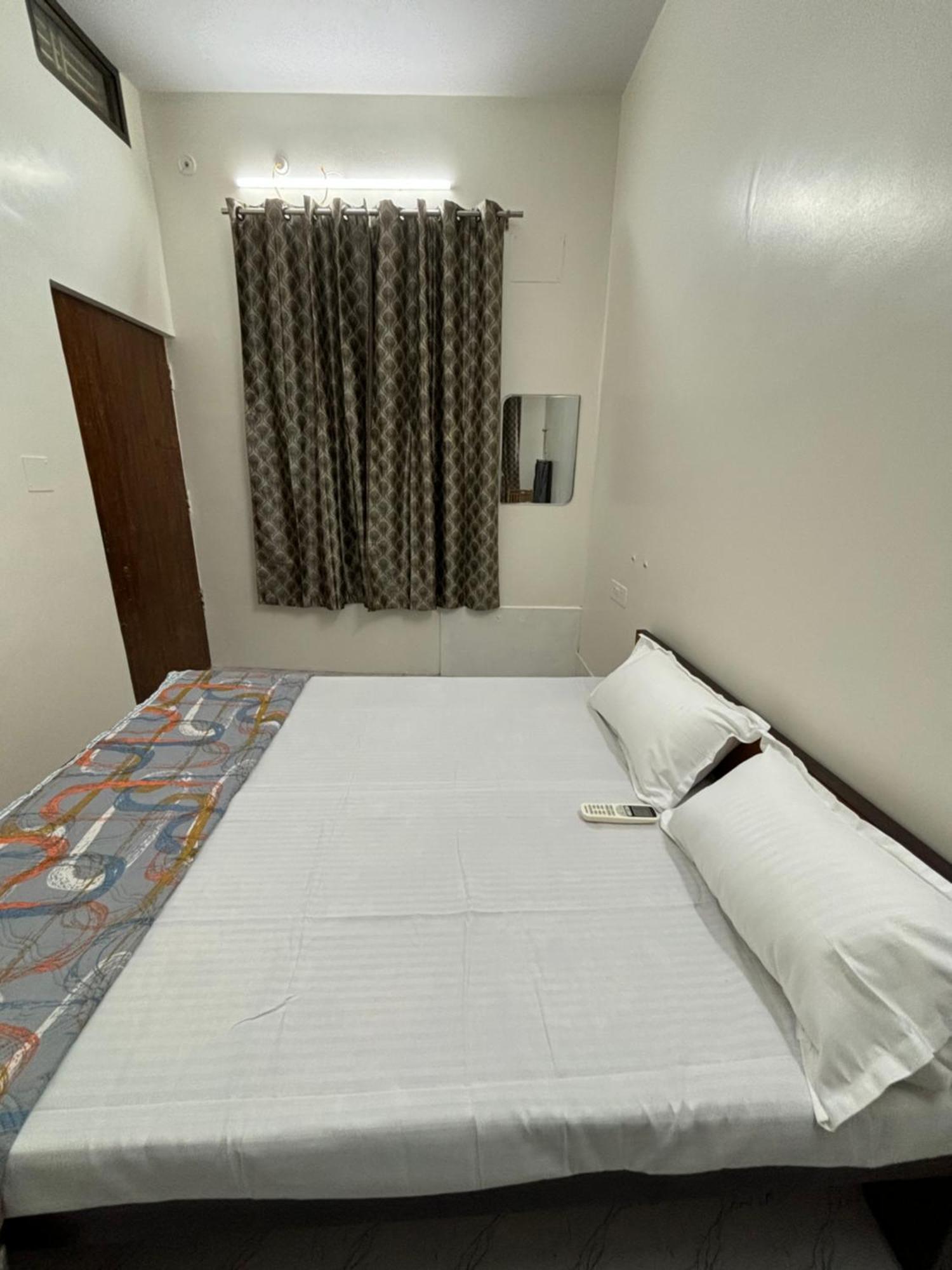 Pipewalas House Varanasi
