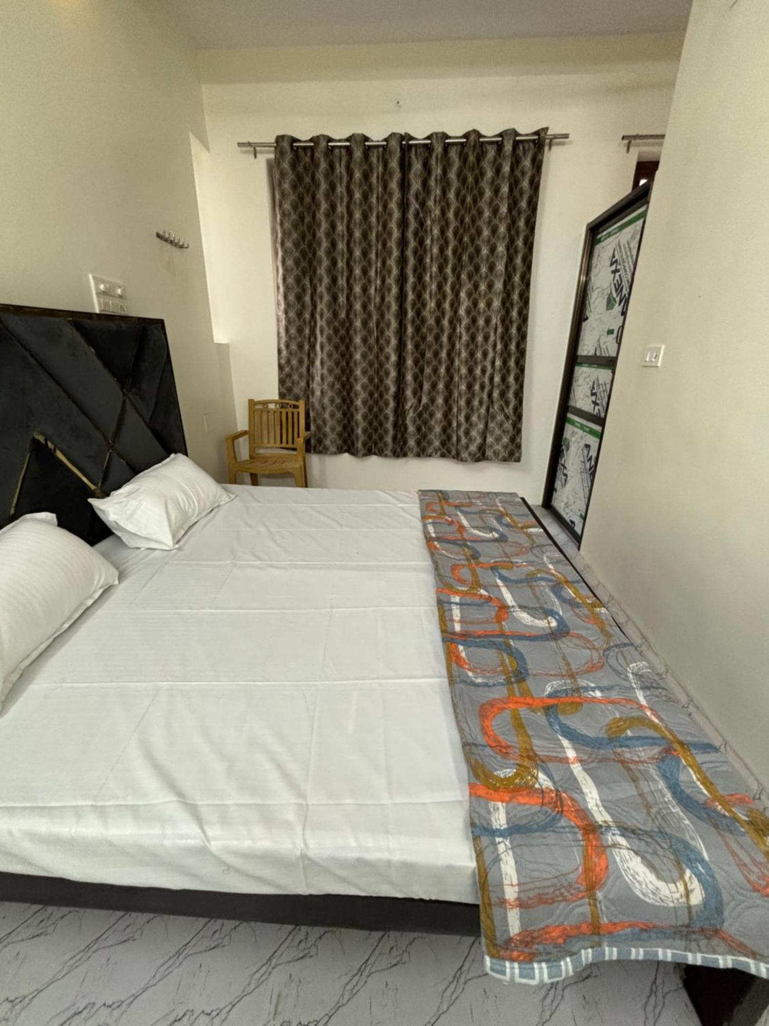 Pipewalas House * Varanasi