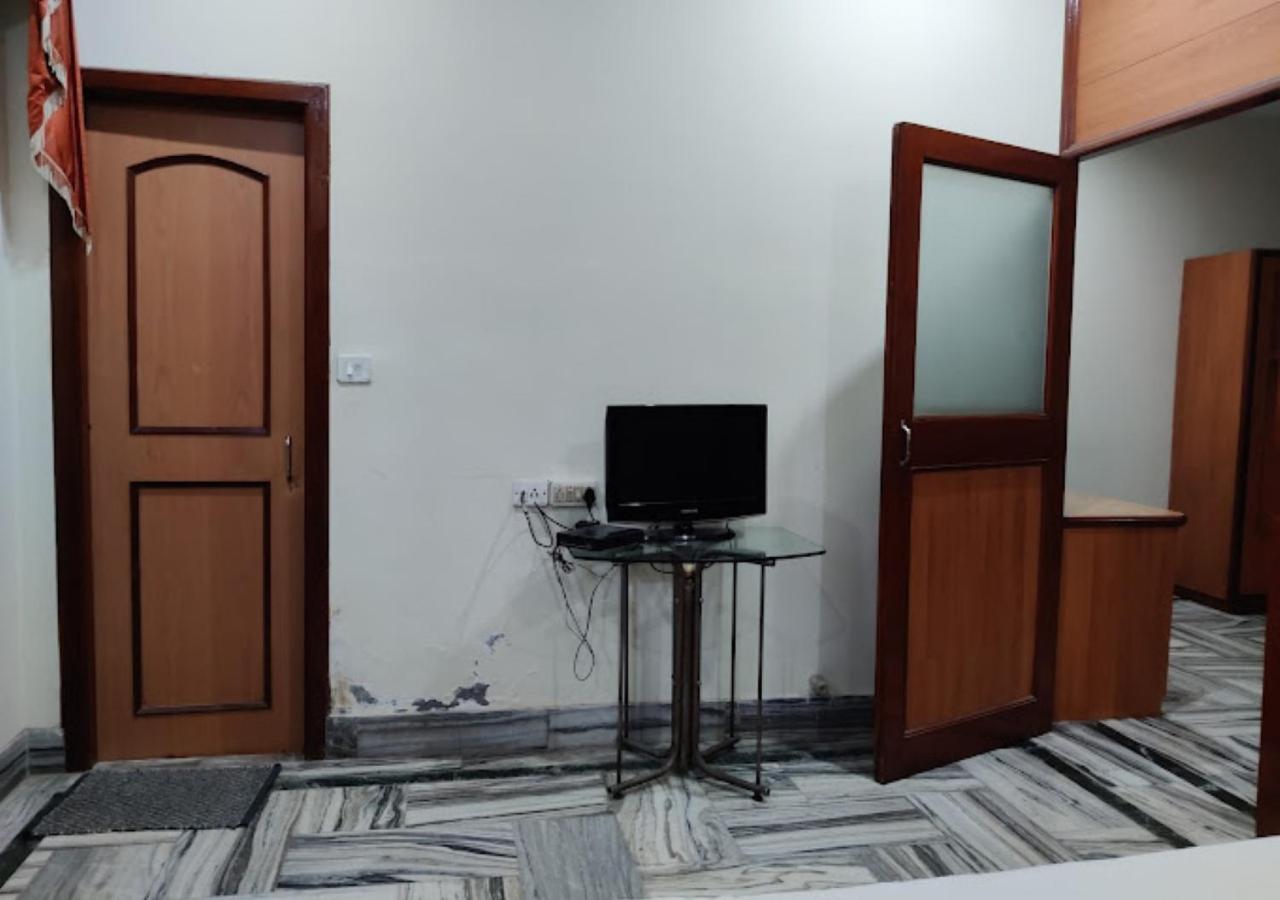 Surabhi International 3* Varanasi
