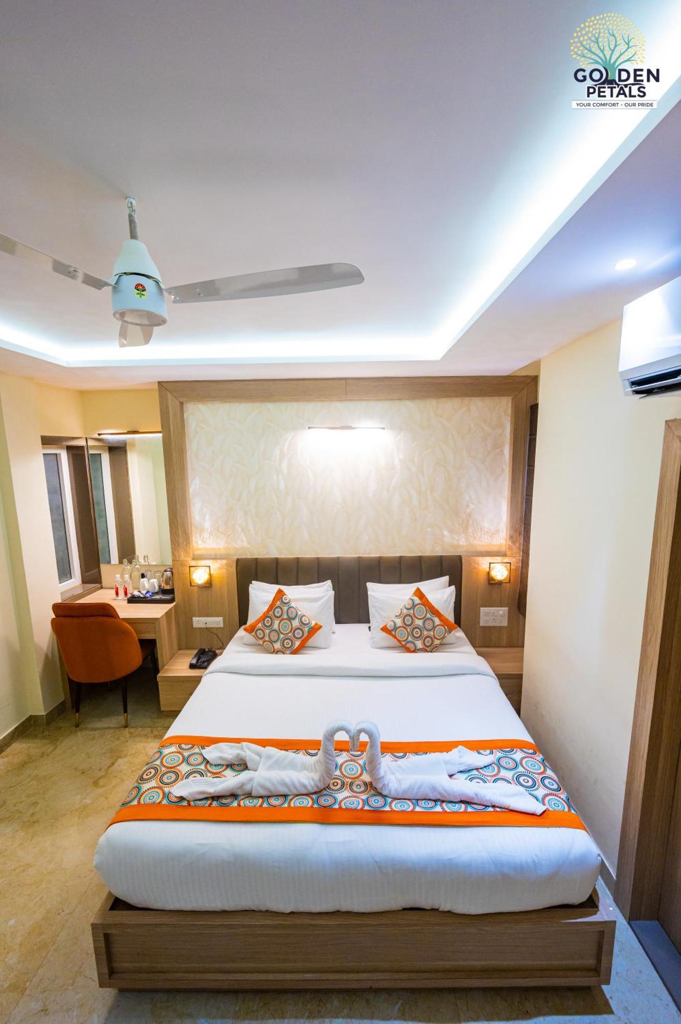Hotel Golden Petals 3*