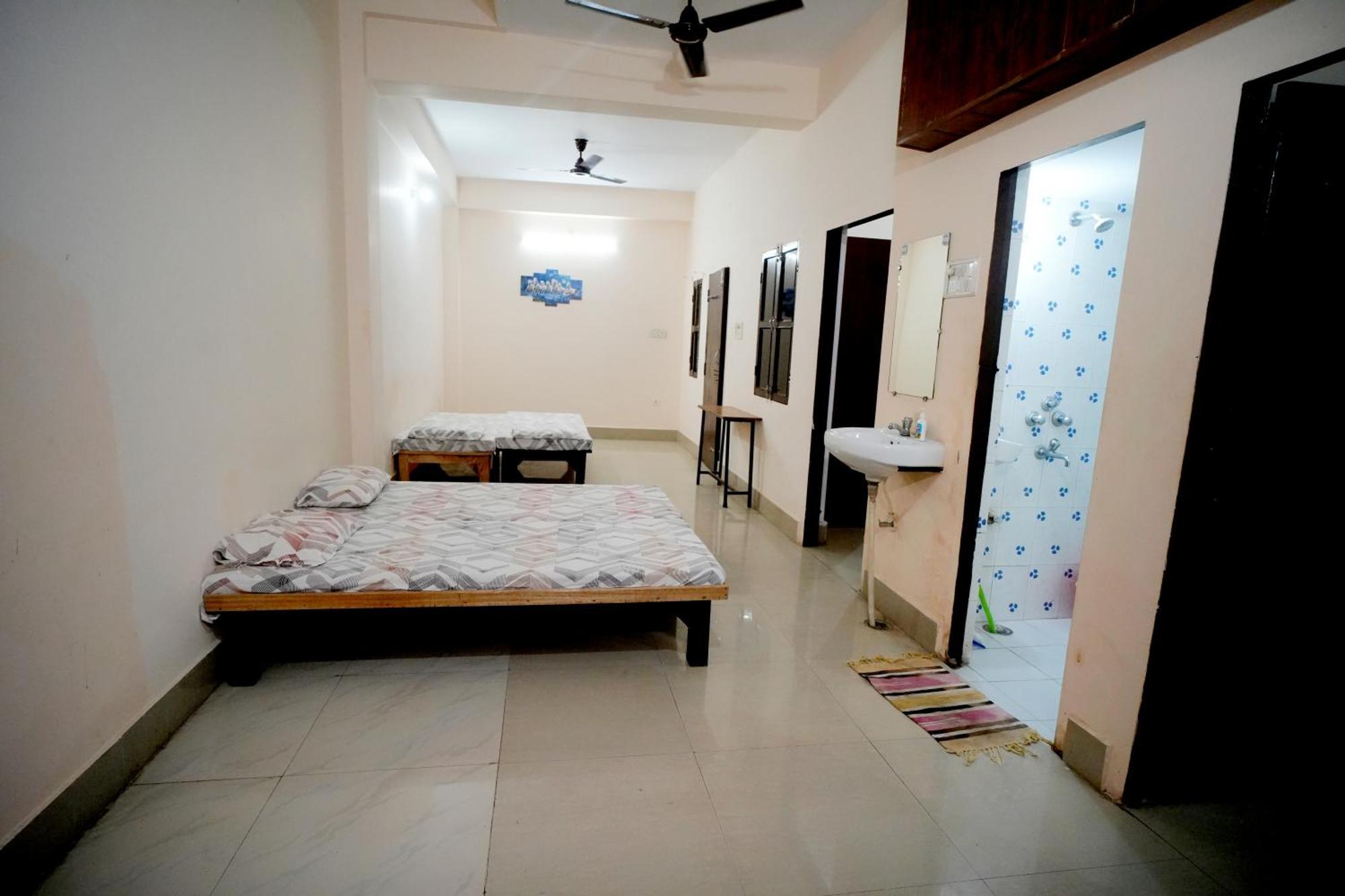 Hostel Banaras Gully House 500 Ft From The Ghats Varanasi