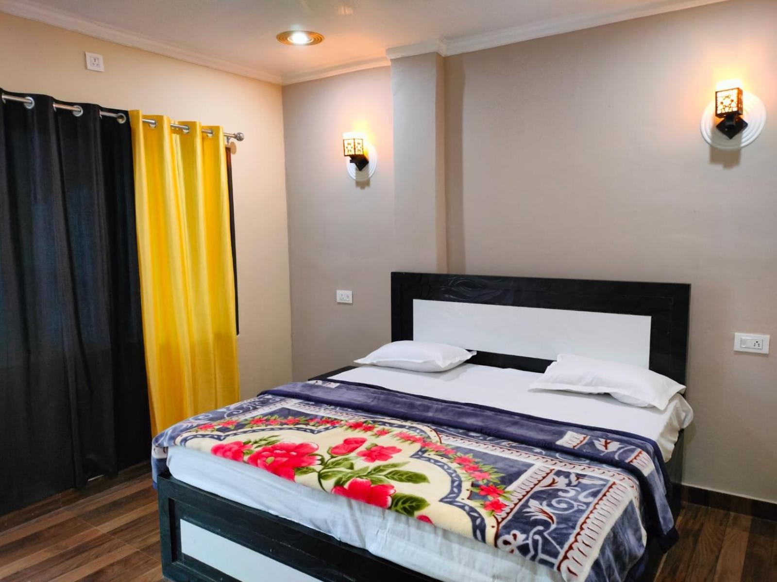 Hostel Mohit Paying