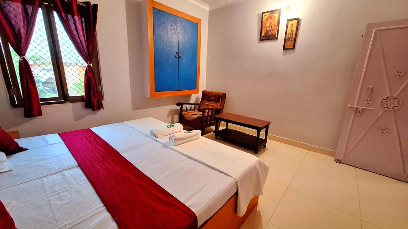 Hostel Mohit Paying *