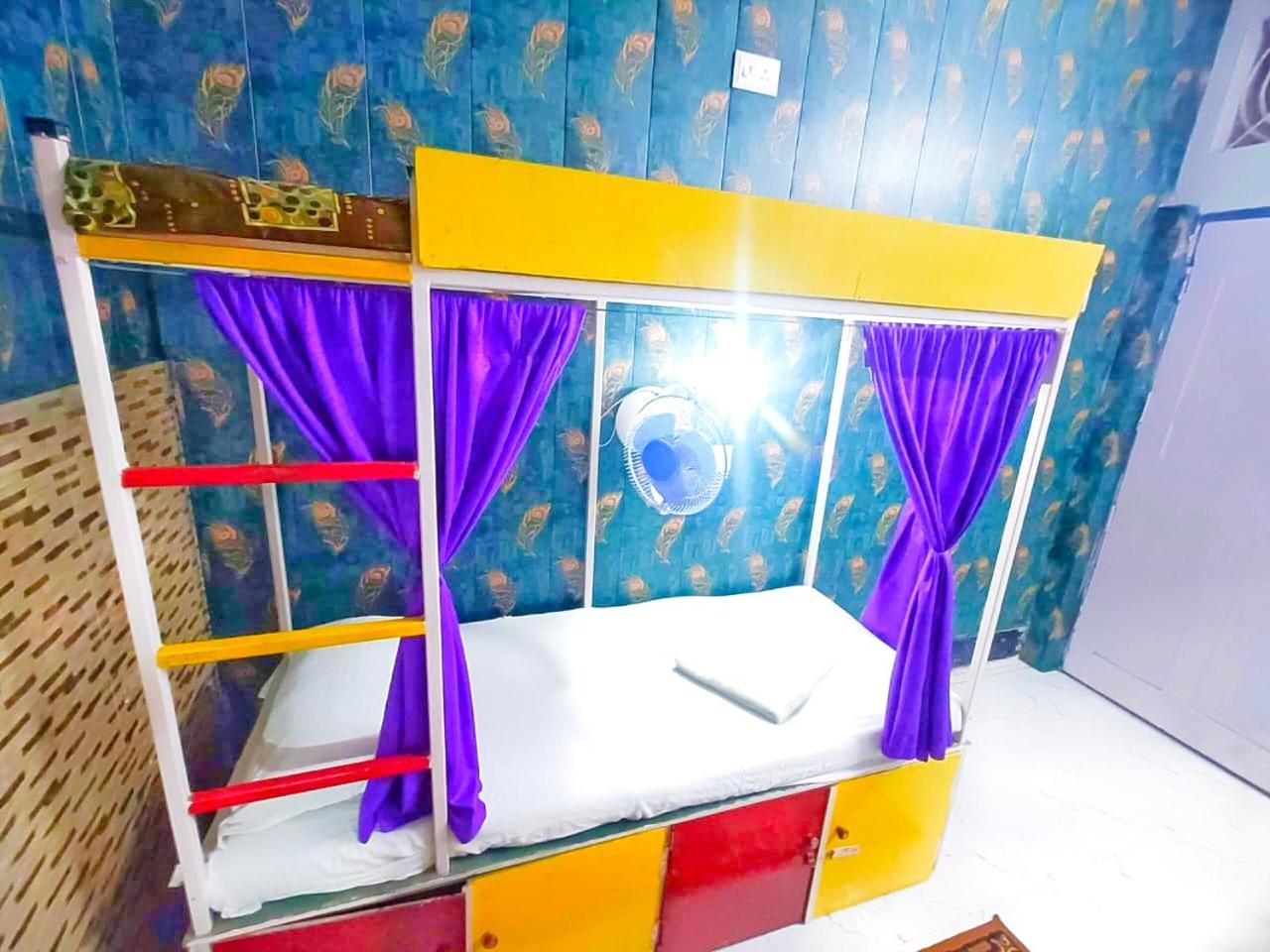 Hostel Mohit Paying