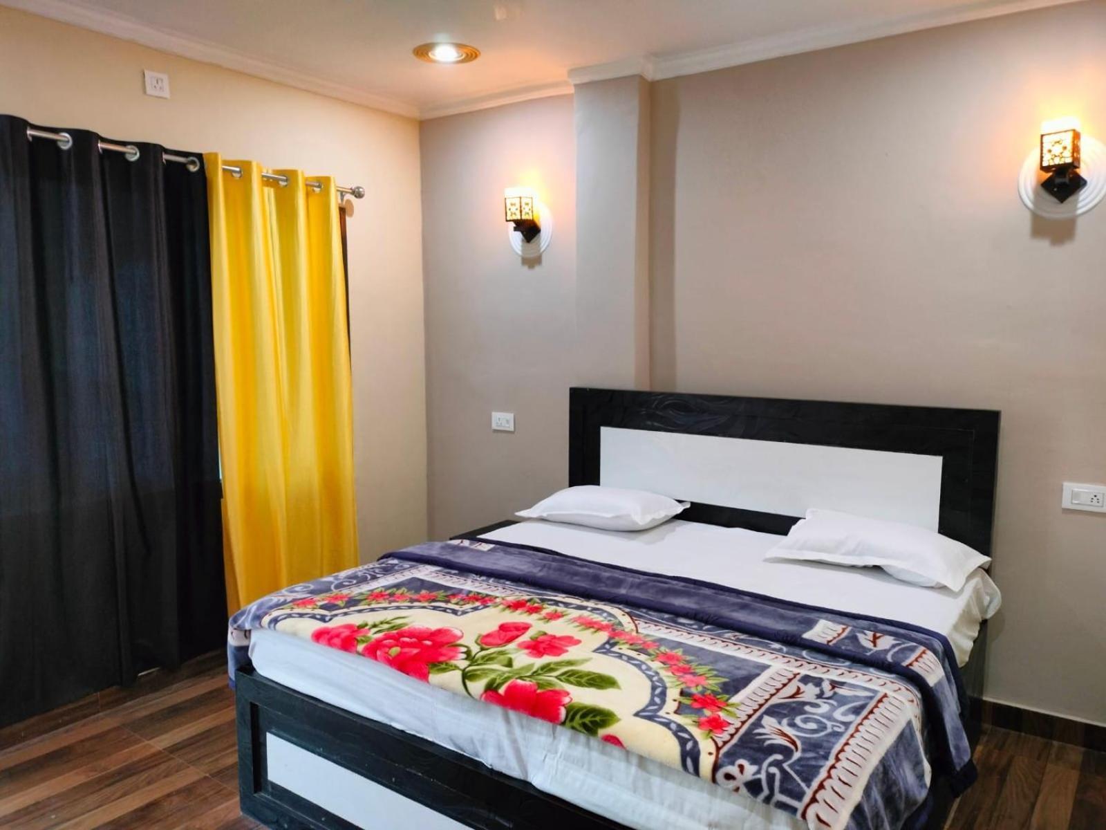 Mohit Paying Hostel Varanasi
