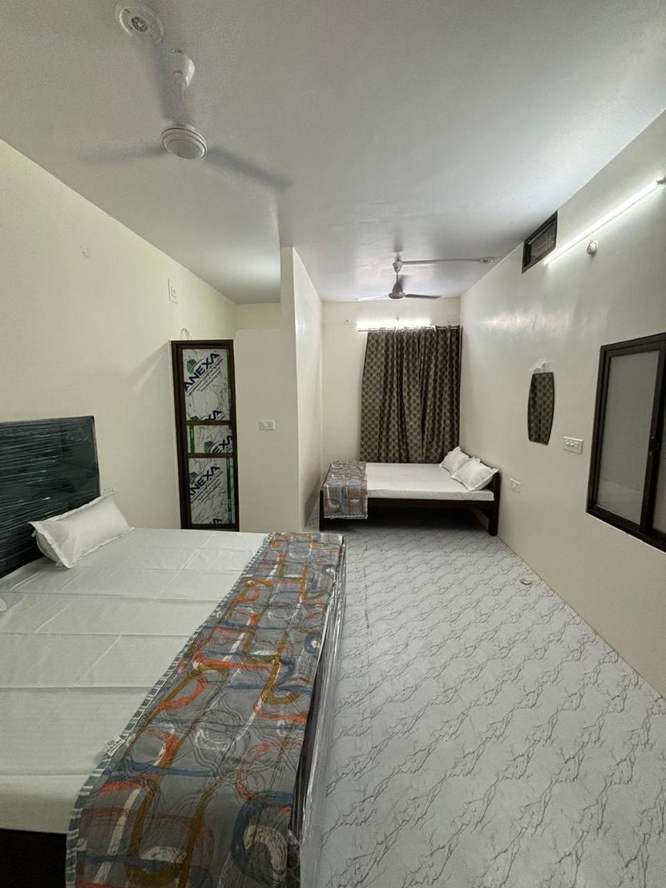 Homestay Pipewalas House *