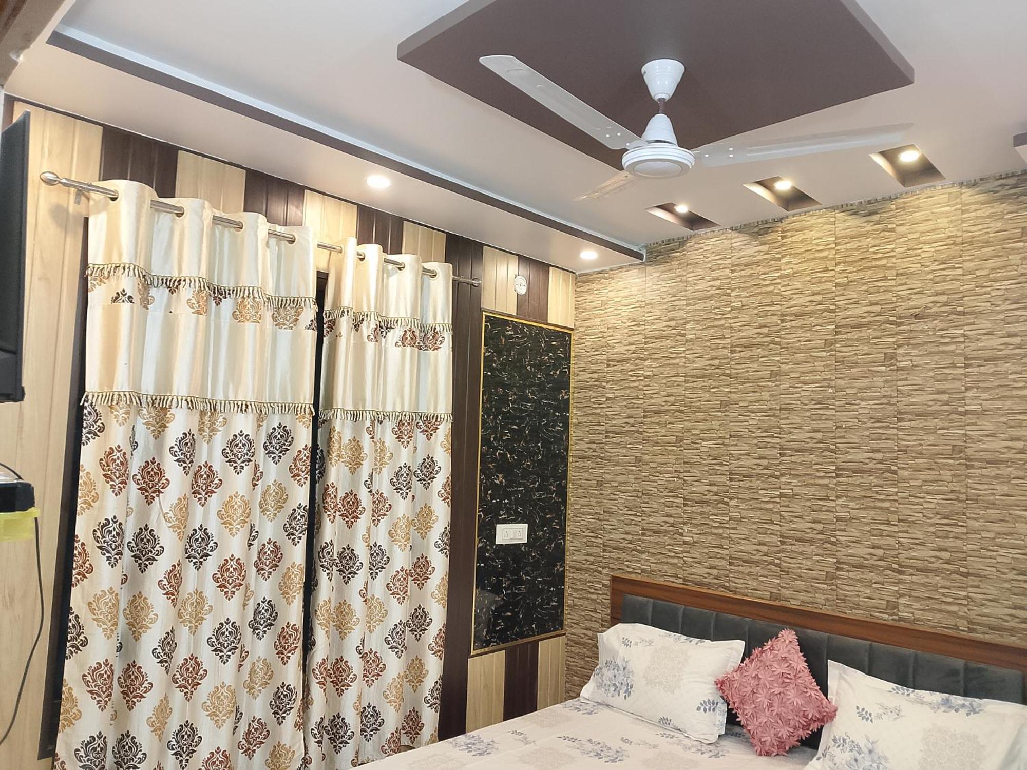 Bhardwaj Darbar Guest house *