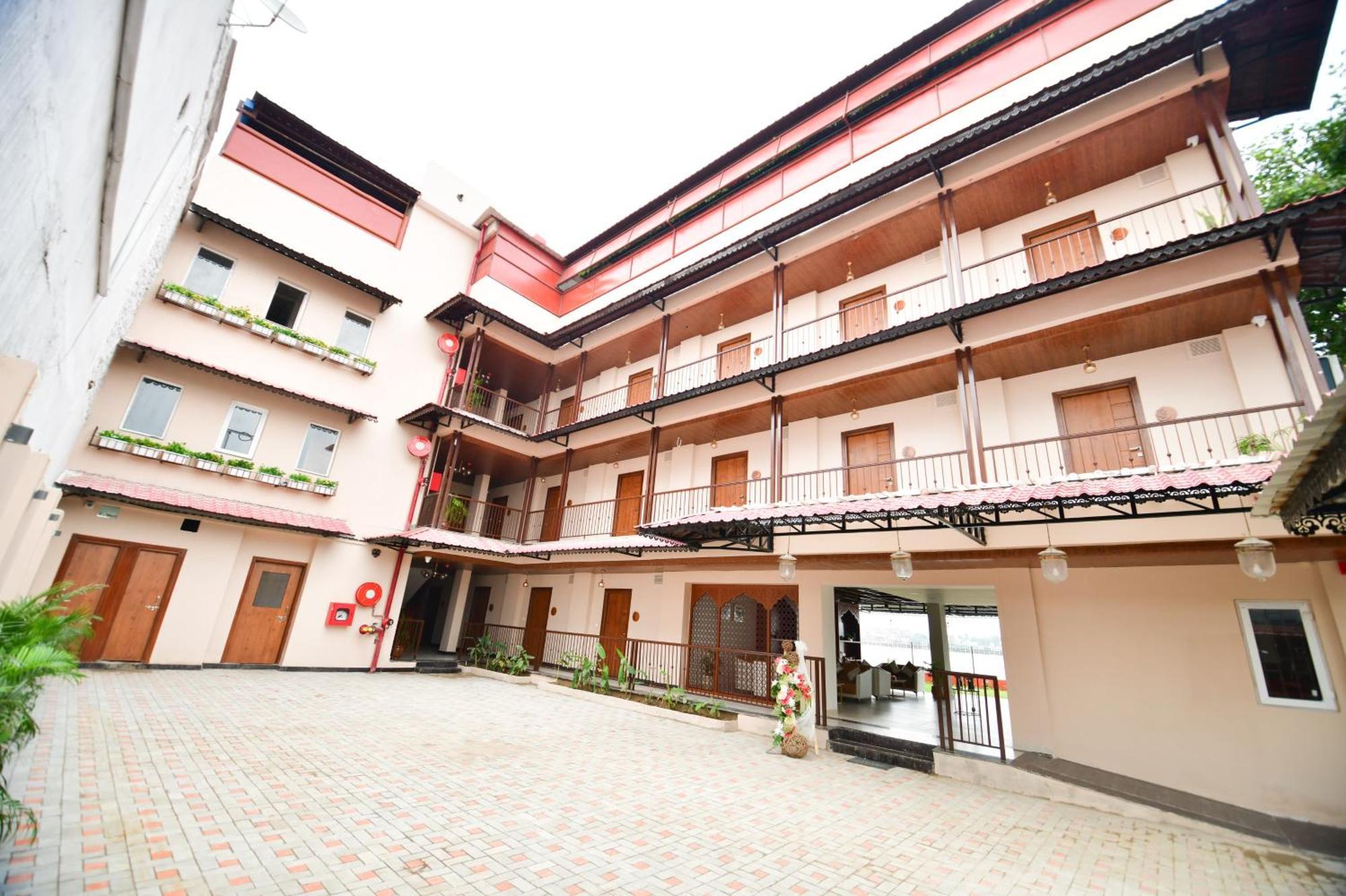 Aviral Ganga A Unit Of Amritaam Wellness Hotel Varanasi