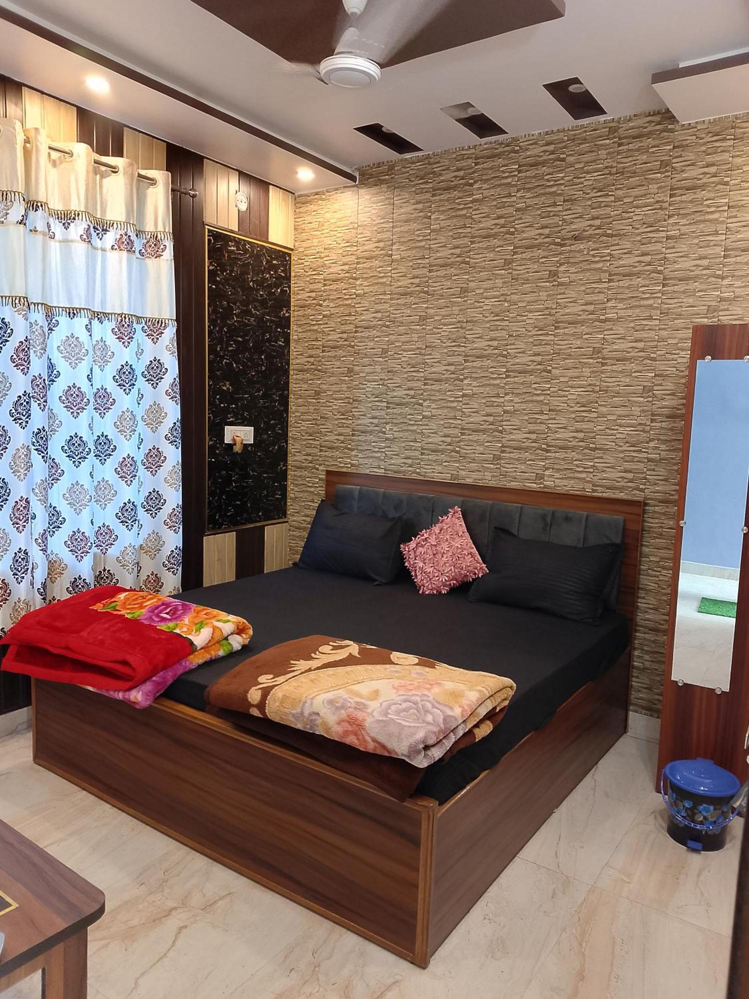 Bhardwaj Darbar Guest house *