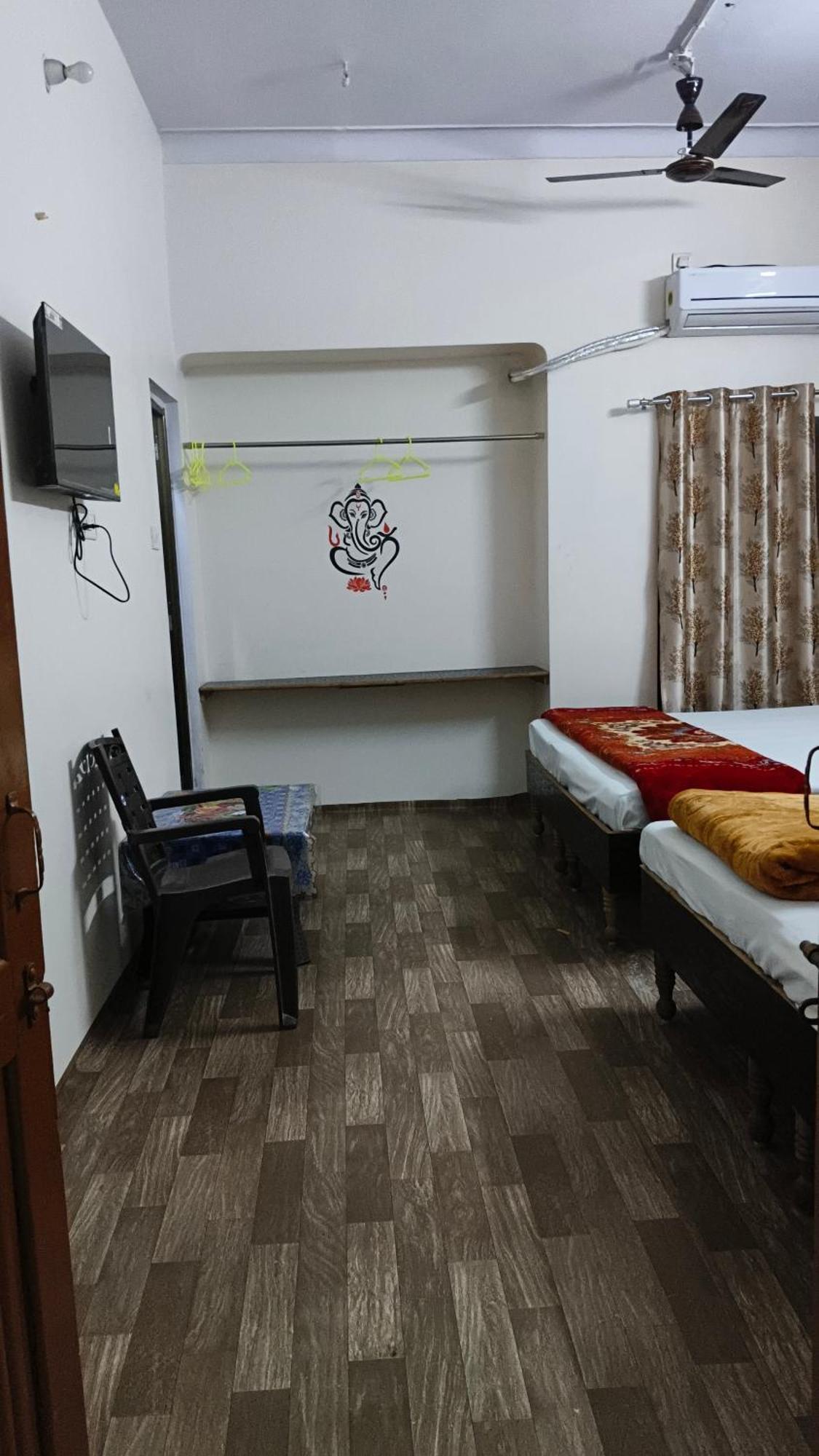 Homestay Shivohm Homestay 400 Mtrs From Kashi Vishwanath Temple *