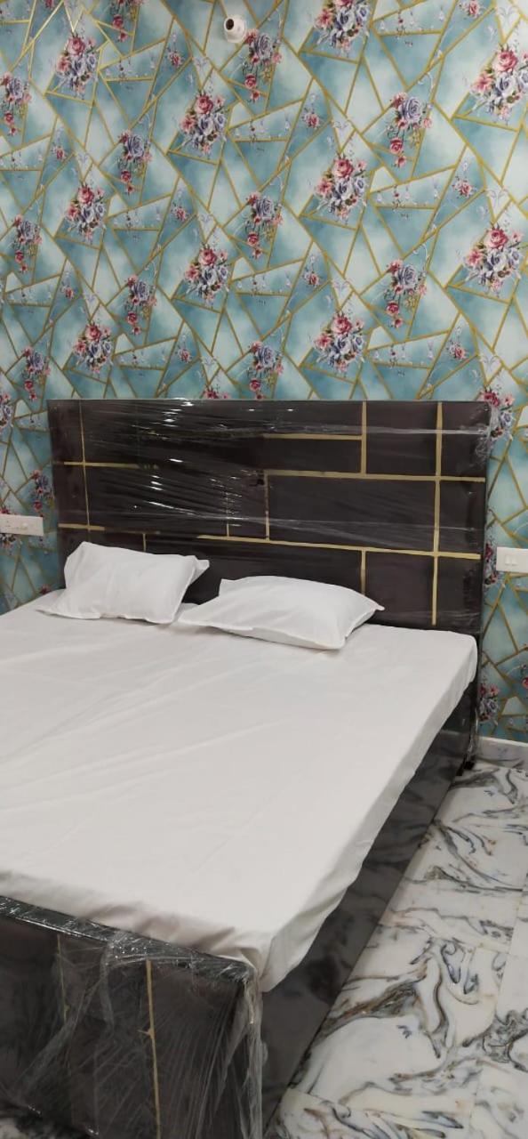 Guest house Gayatri Grand Paying Varanasi