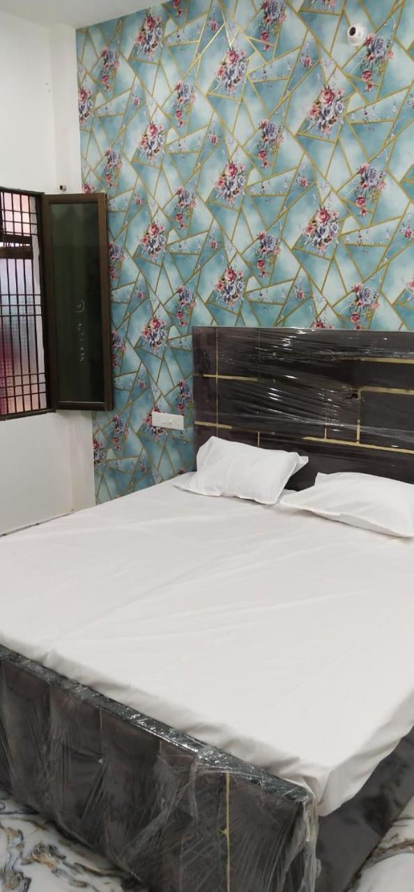 Guest house Gayatri Grand Paying