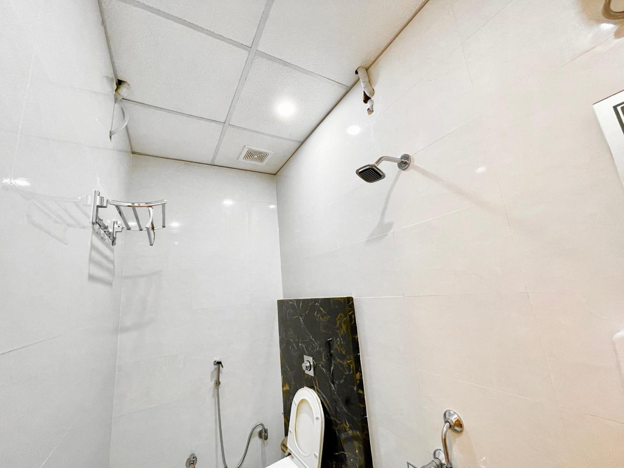 Hotel The Banaras Stay, ! Fully-air-conditioned With Wifi Availability, Near Kashi Vishwanath Temple And Ganga Ghat Varanasi