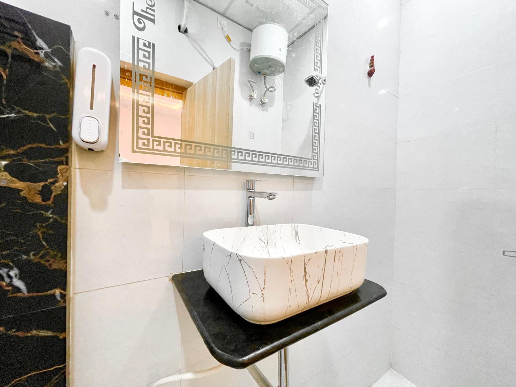 The Banaras Stay, ! Fully-air-conditioned With Wifi Availability, Near Kashi Vishwanath Temple And Ganga Ghat Varanasi