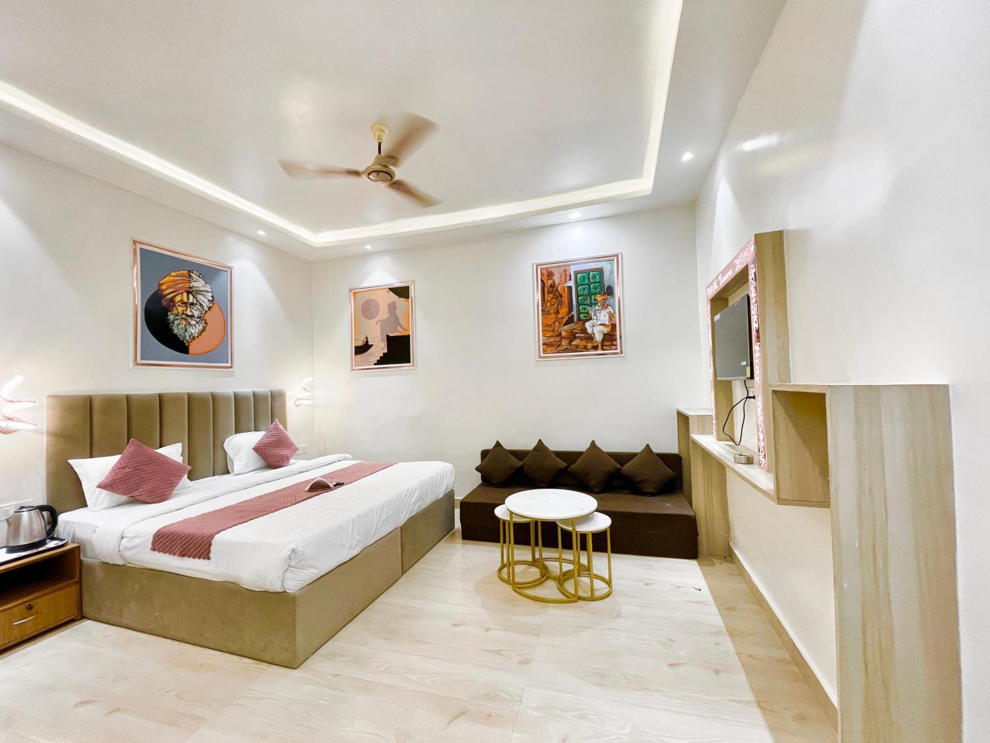 The Banaras Stay, ! Fully-air-conditioned With Wifi Availability, Near Kashi Vishwanath Temple And Ganga Ghat 4*