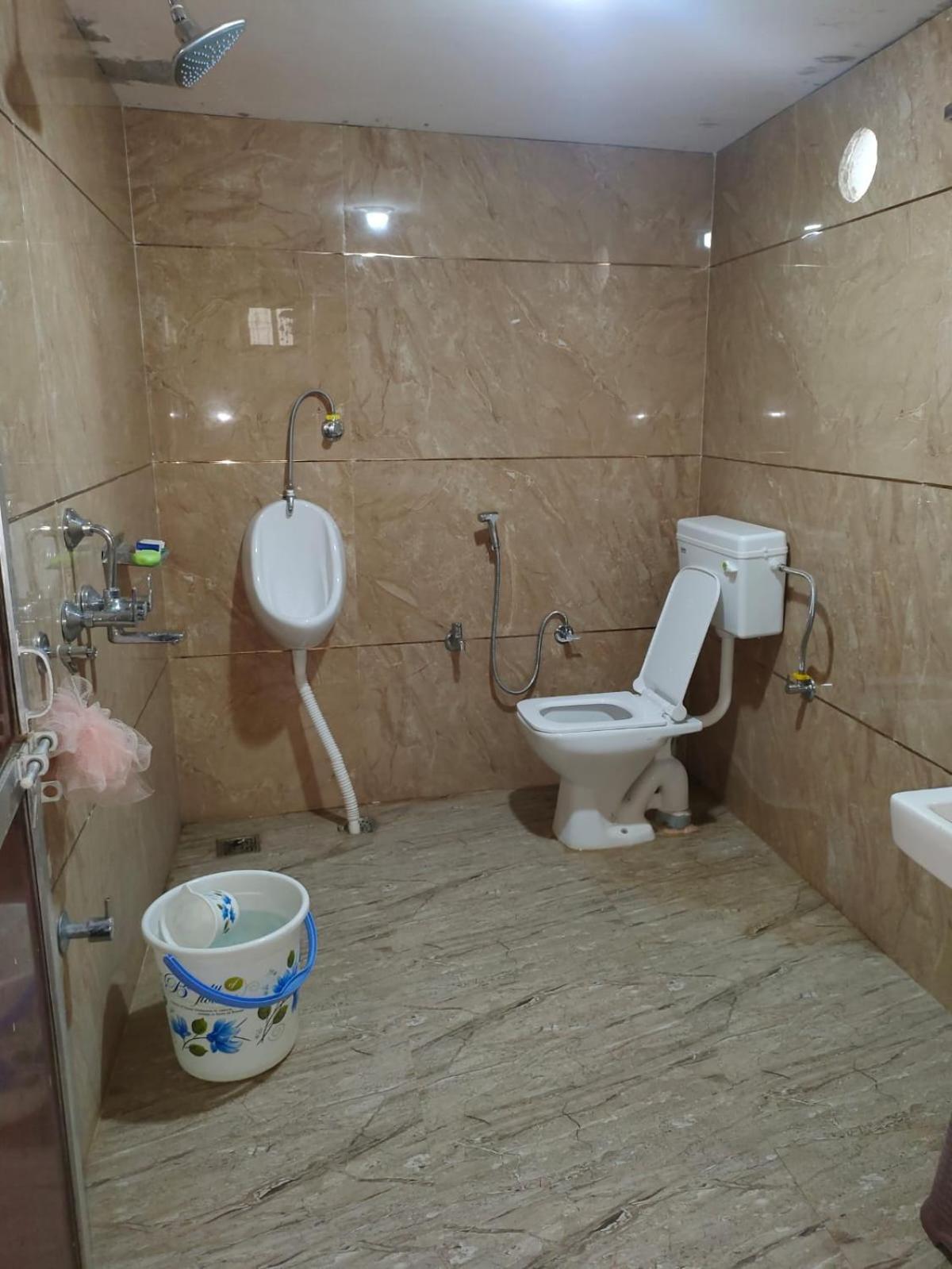 Banarasiya Close To Banaras Railway Station