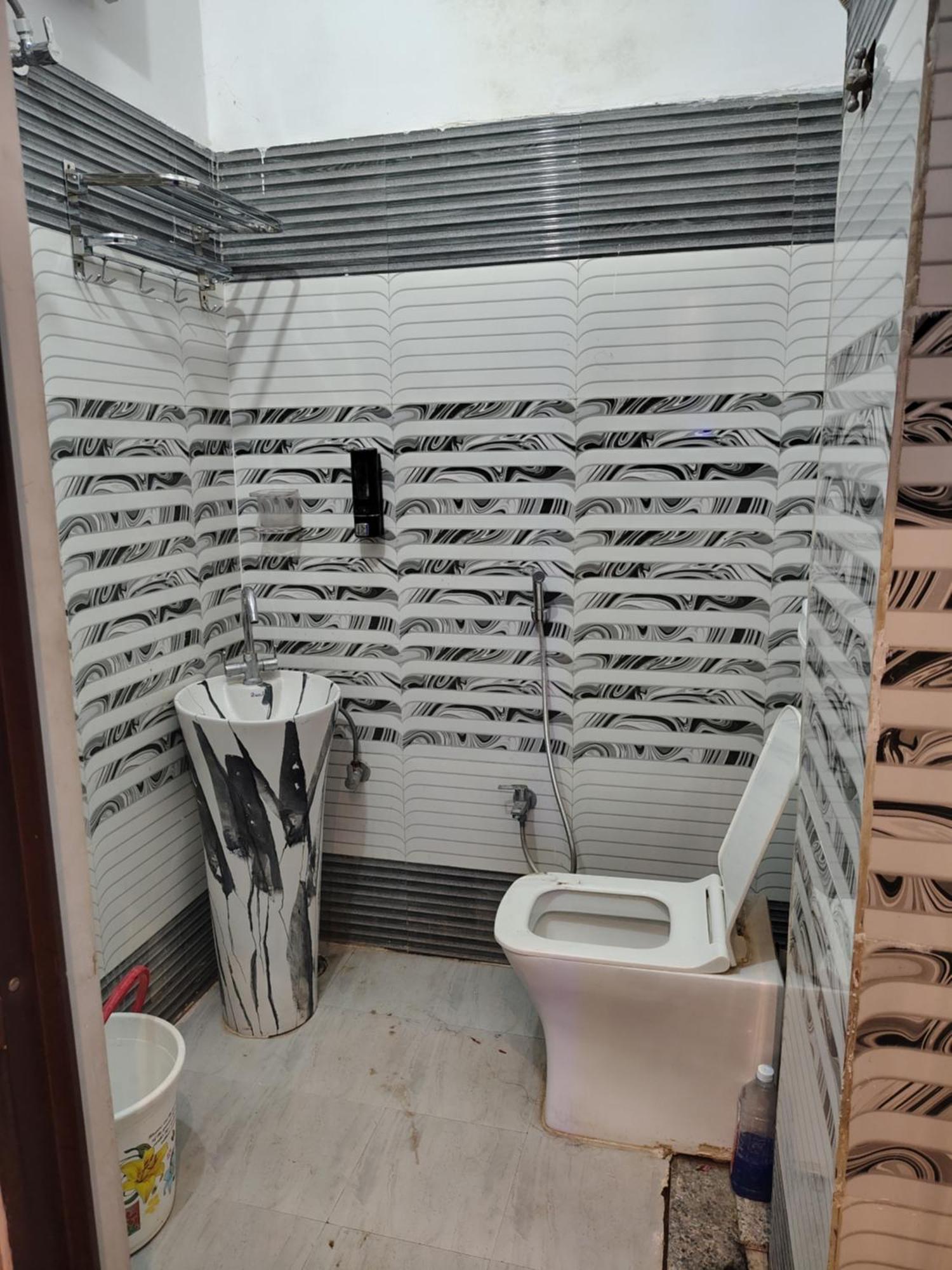 Banarasiya Close To Banaras Railway Station Homestay Varanasi