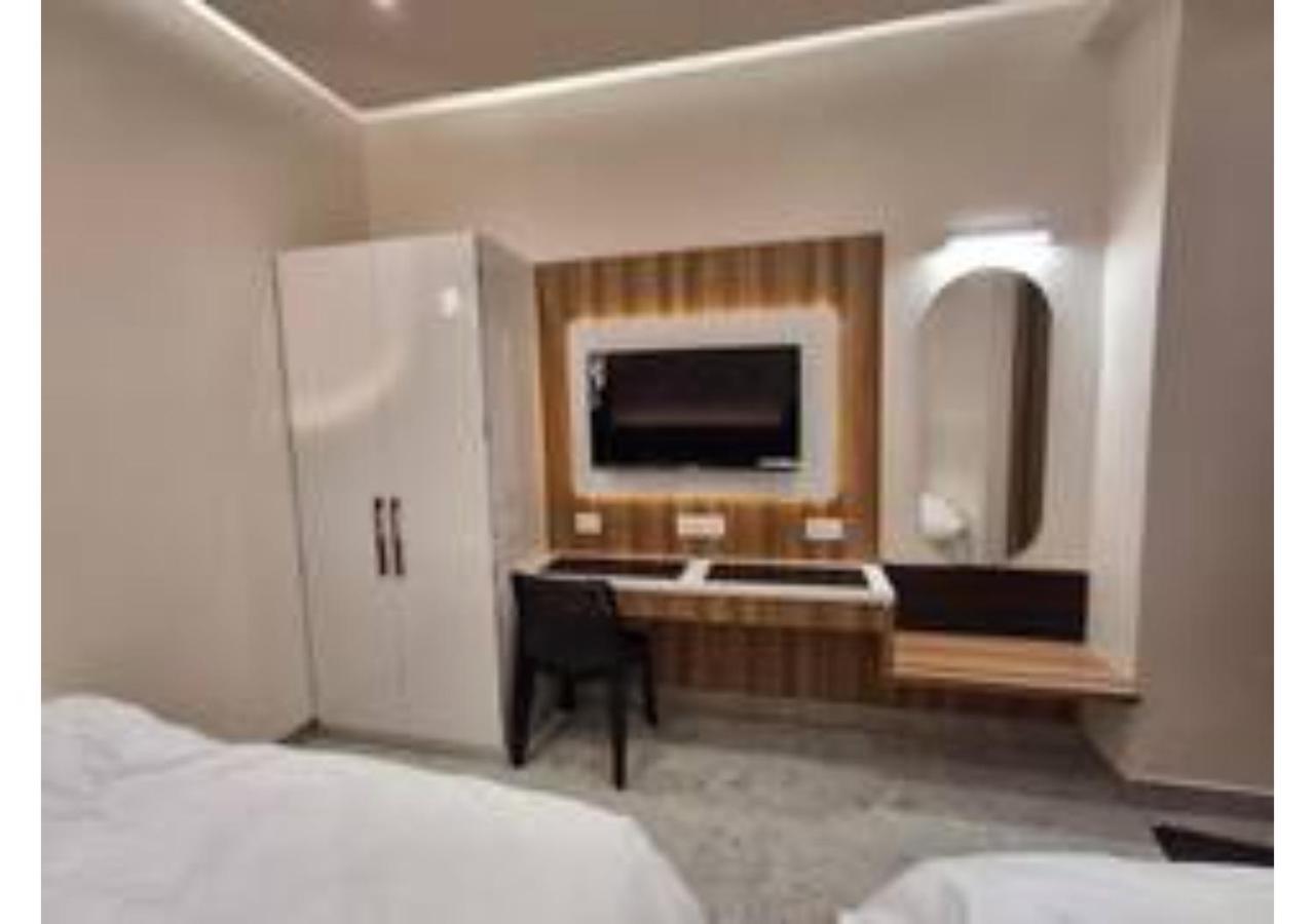 Raghav - Essence Of Kashi Hotel