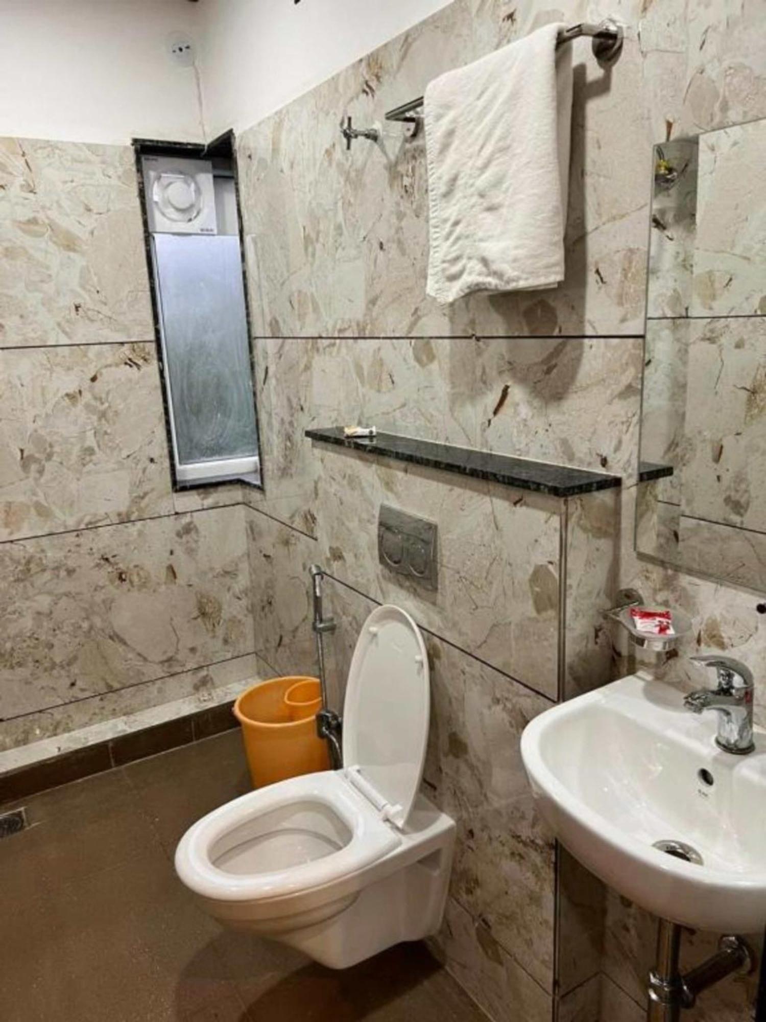Hr Near Kashi Vishwanath Temple - Perfect Location And Comfortable * Varanasi