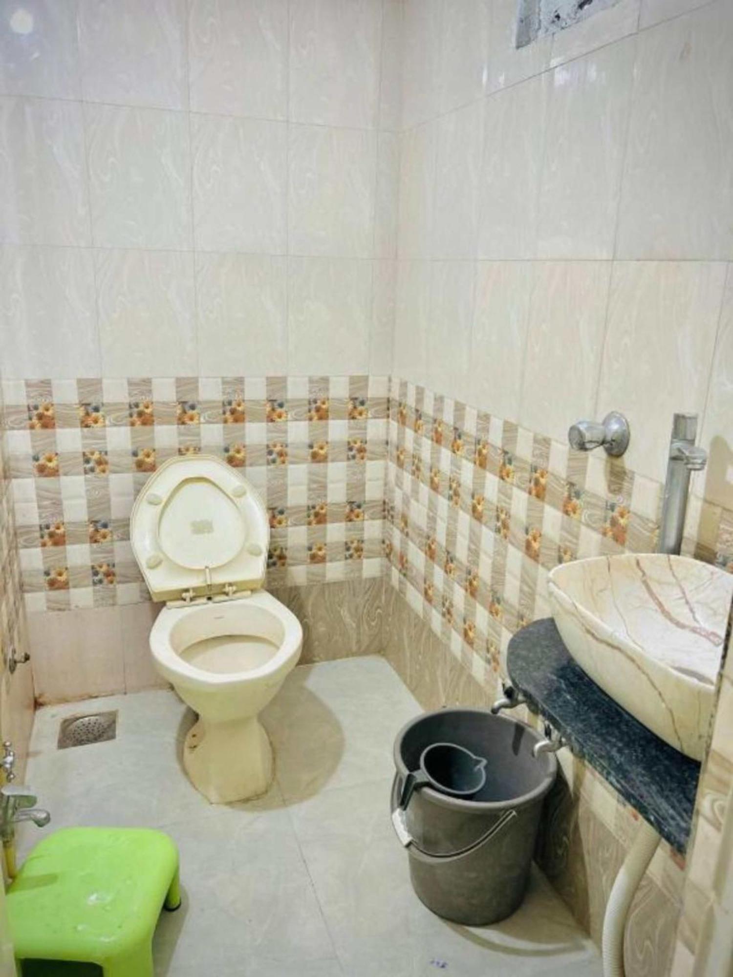 Gr Shivay Near Jantar Mantar Mandir - Excellent Customer Choice- Best Seller Homestay Varanasi