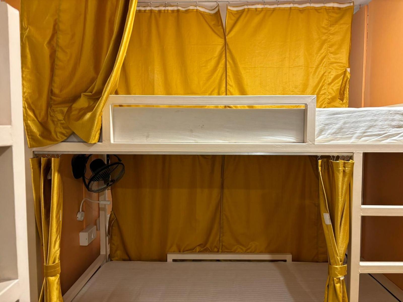 Orange Hotel 3*