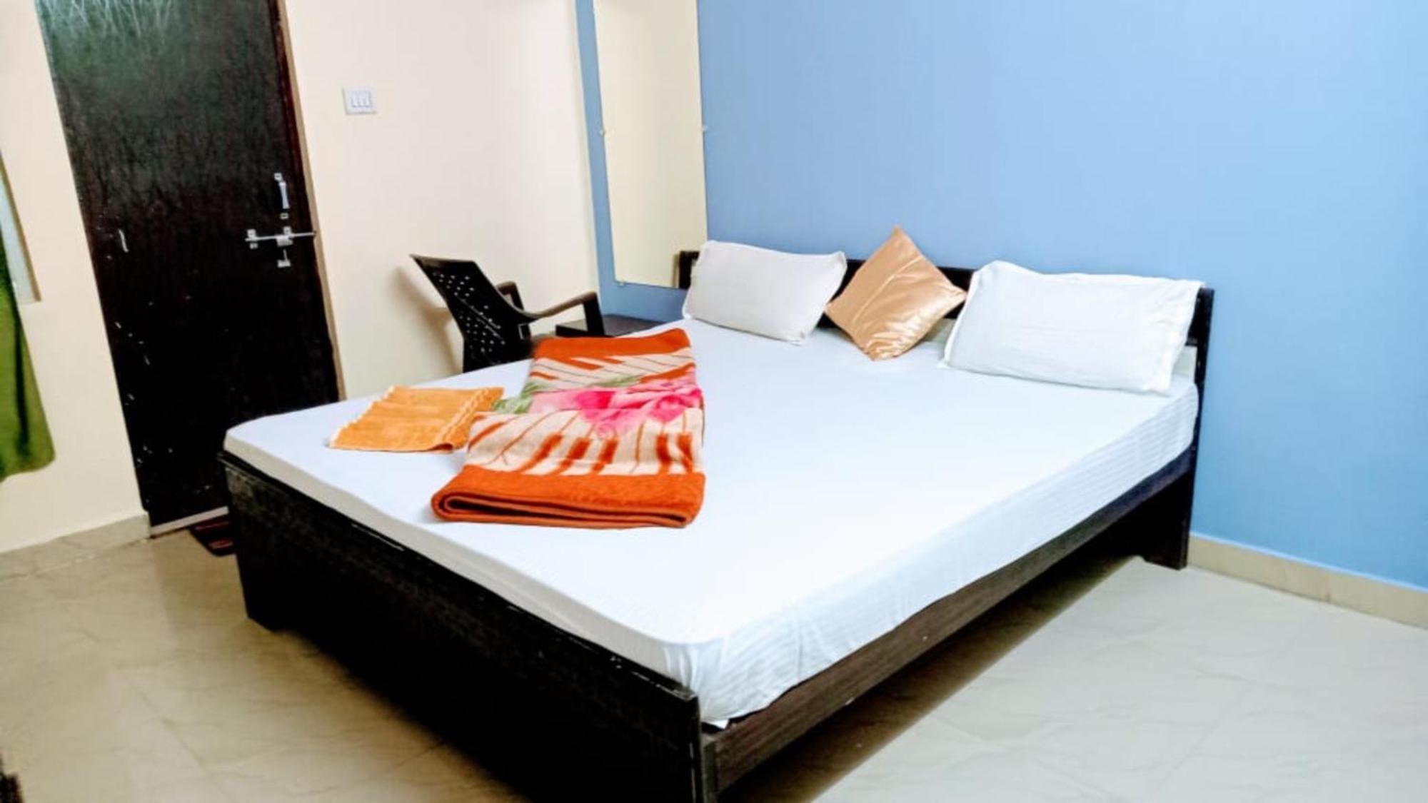 Gr Shivay Near Jantar Mantar Mandir - Excellent Customer Choice- Best Seller Homestay