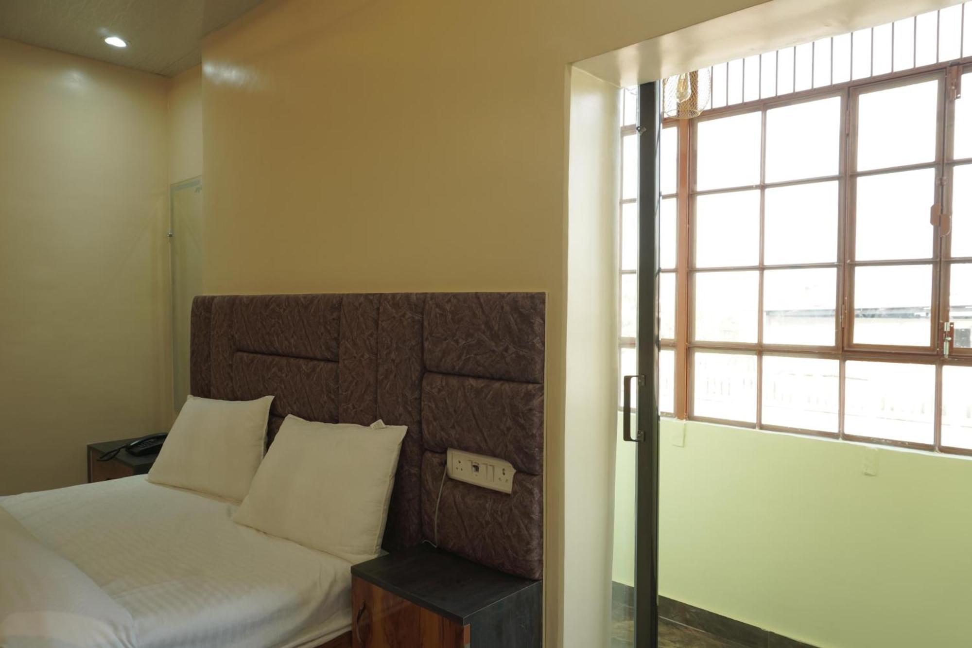 Classy5 Guest house Varanasi