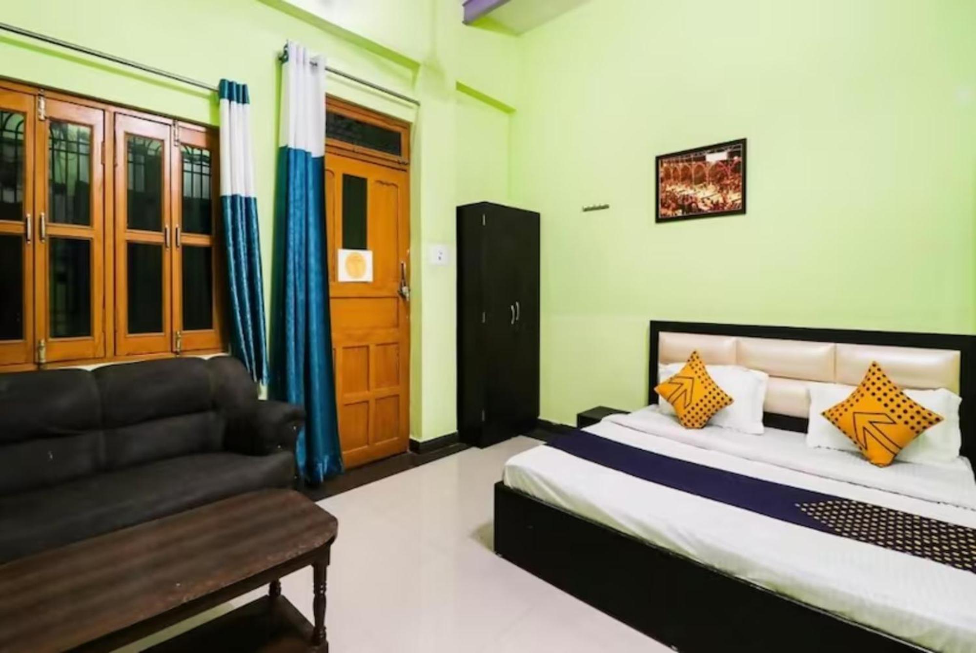 Hr Near Kashi Vishwanath Temple - Perfect Location And Comfortable Homestay