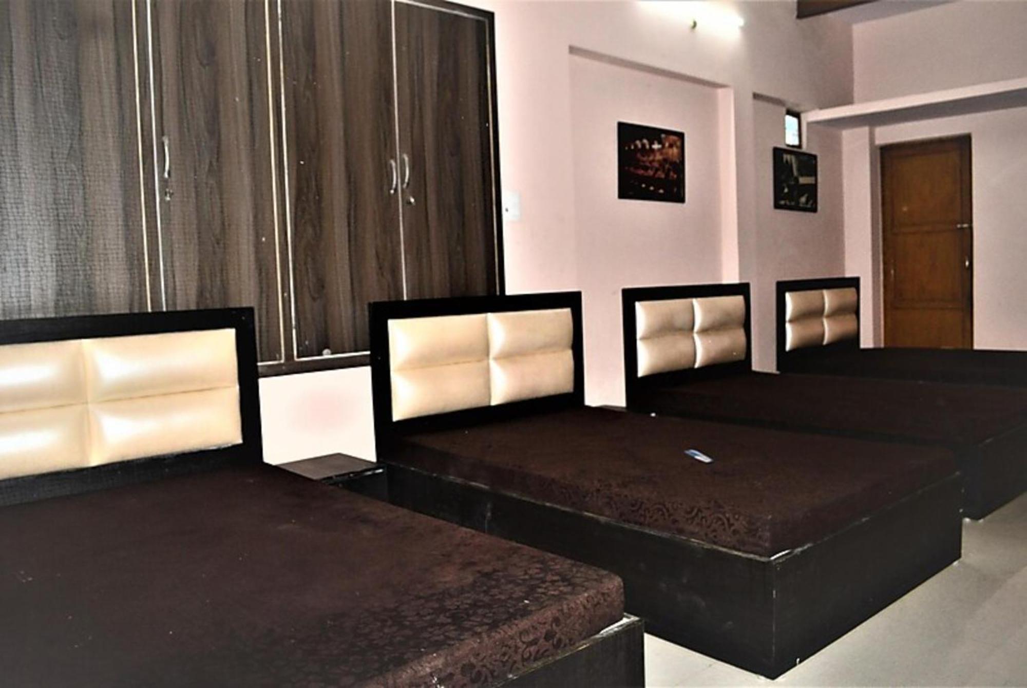 Hr Near Kashi Vishwanath Temple - Perfect Location And Comfortable Homestay Varanasi