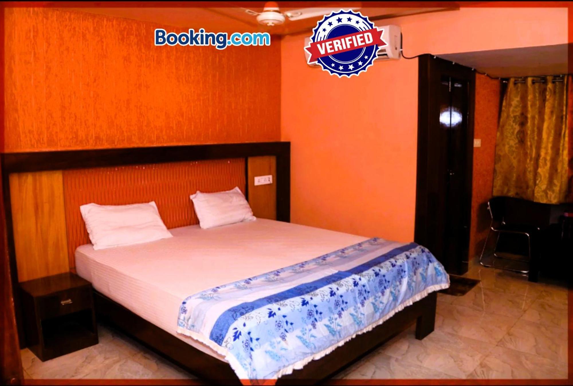 M R Swastik Near Beniya Park - Excellent With Family, Parking Facilities *