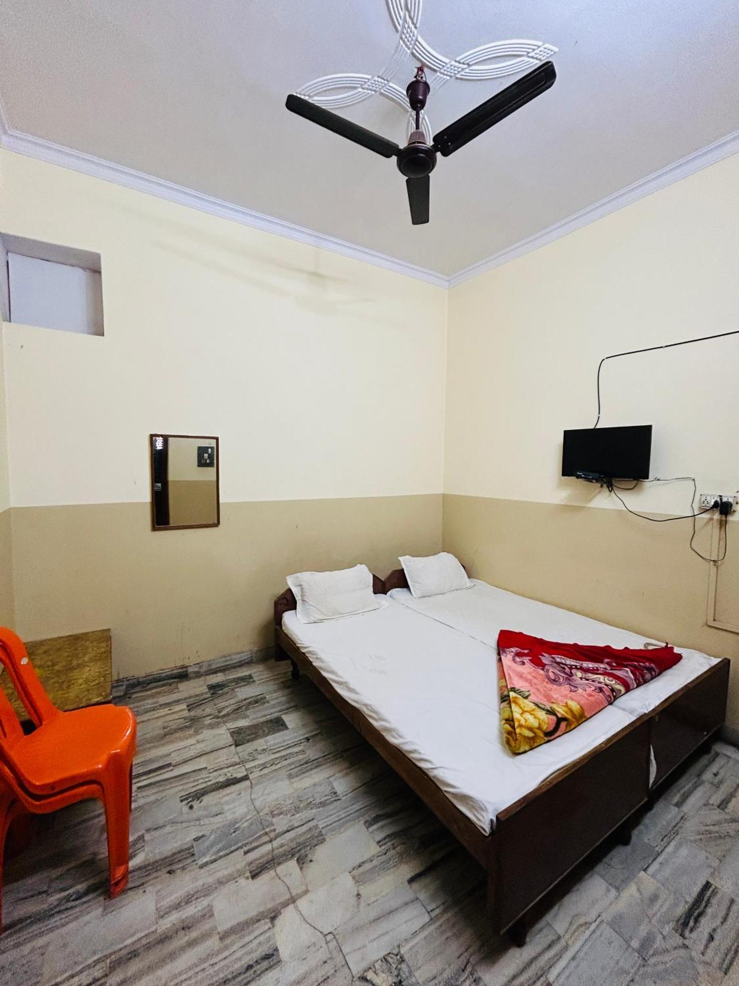 Hotel Satsang Varanasi