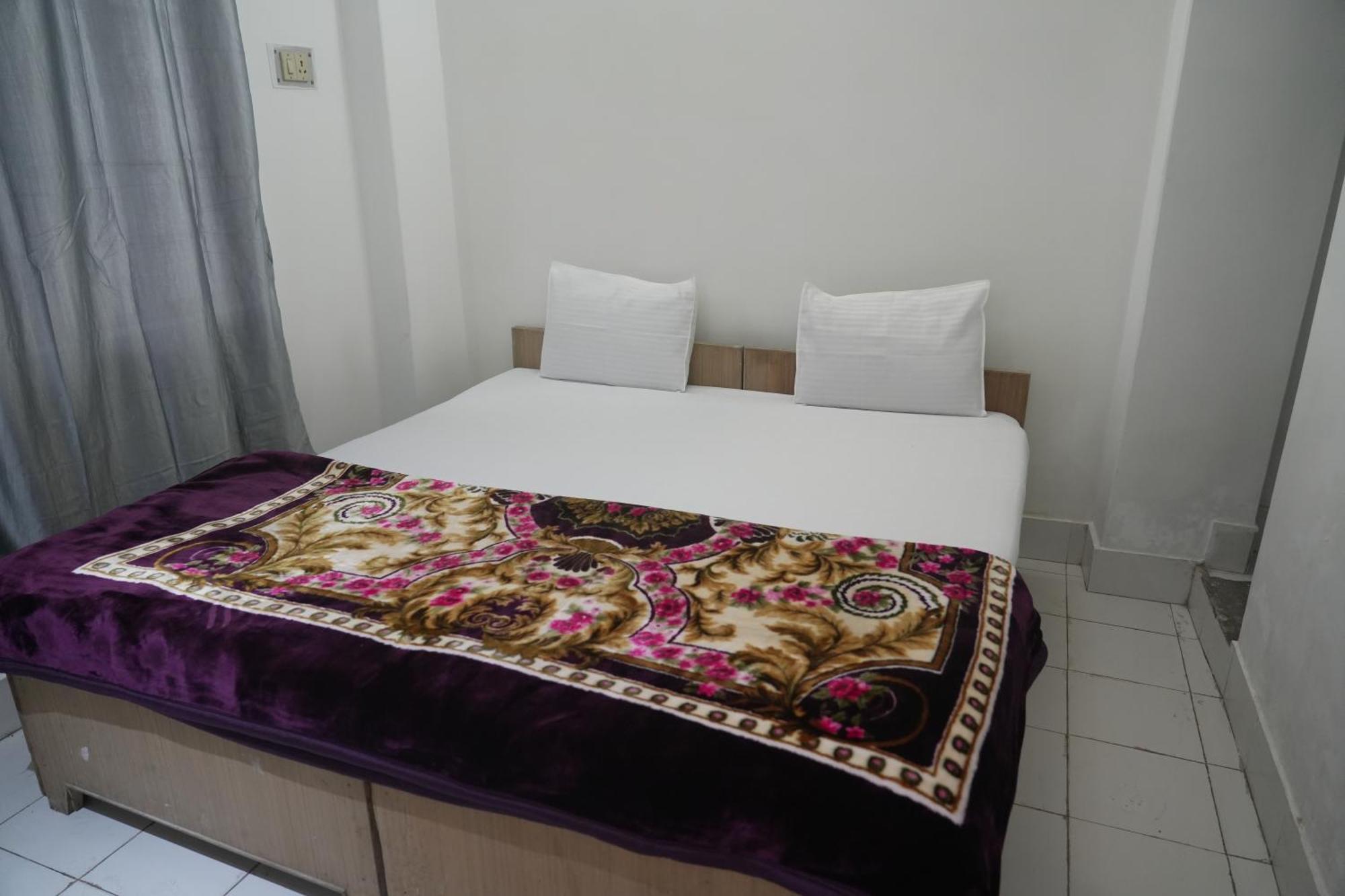 Guest house Varanasi Rest House